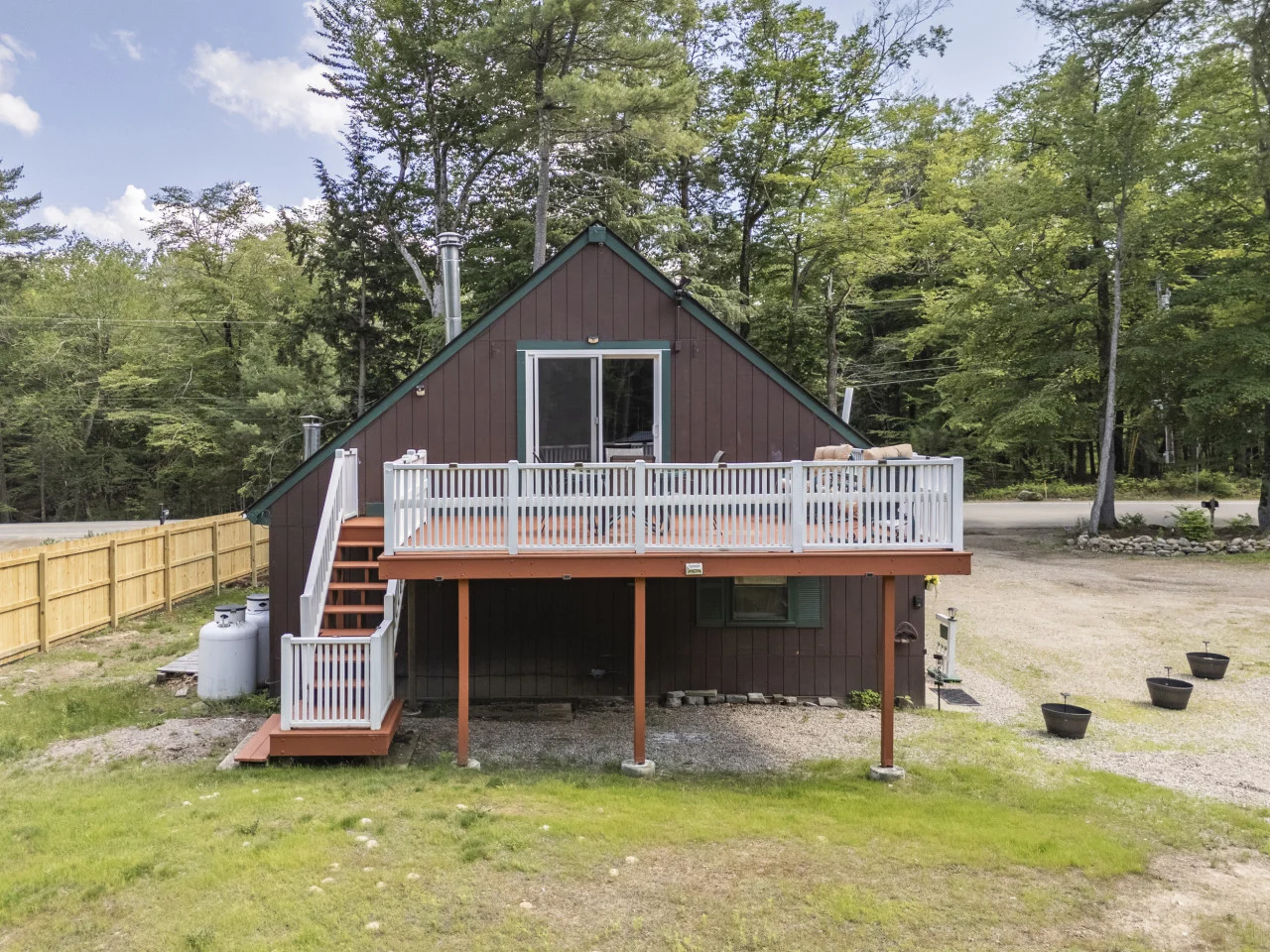 Rustic Lakehouse - Firepit & Funhouse