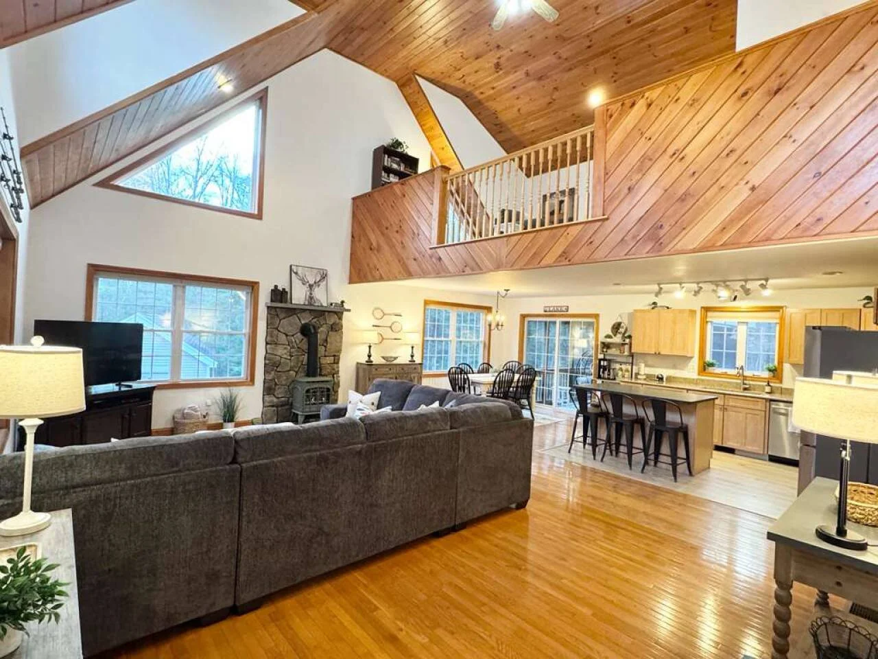 Living room - Image 11