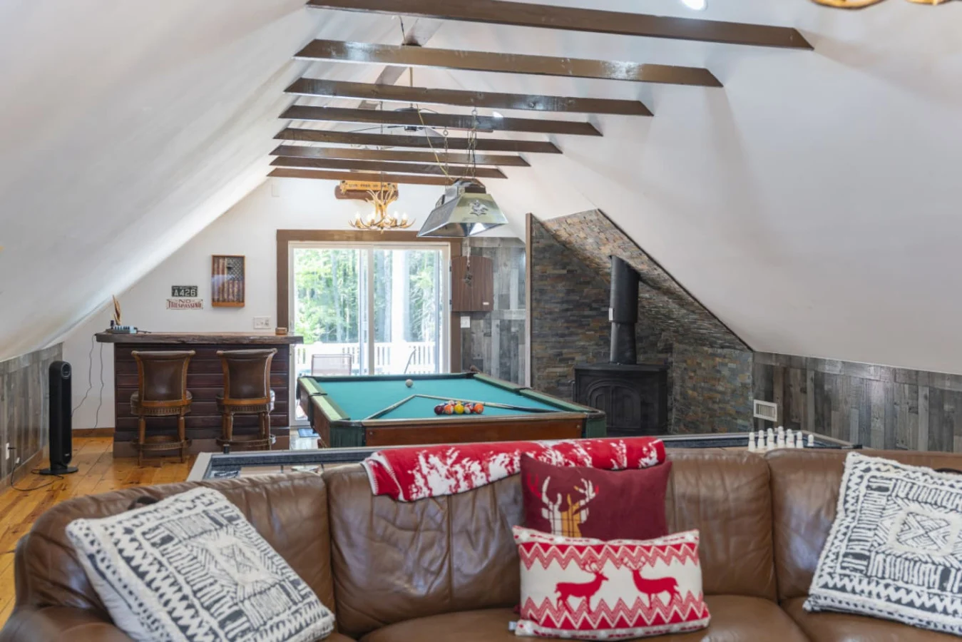 Twin Pines Retreat – Lake, Firepit & Games