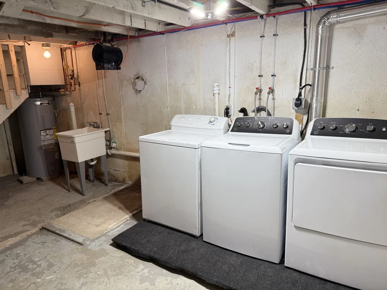Laundry room - Image 1