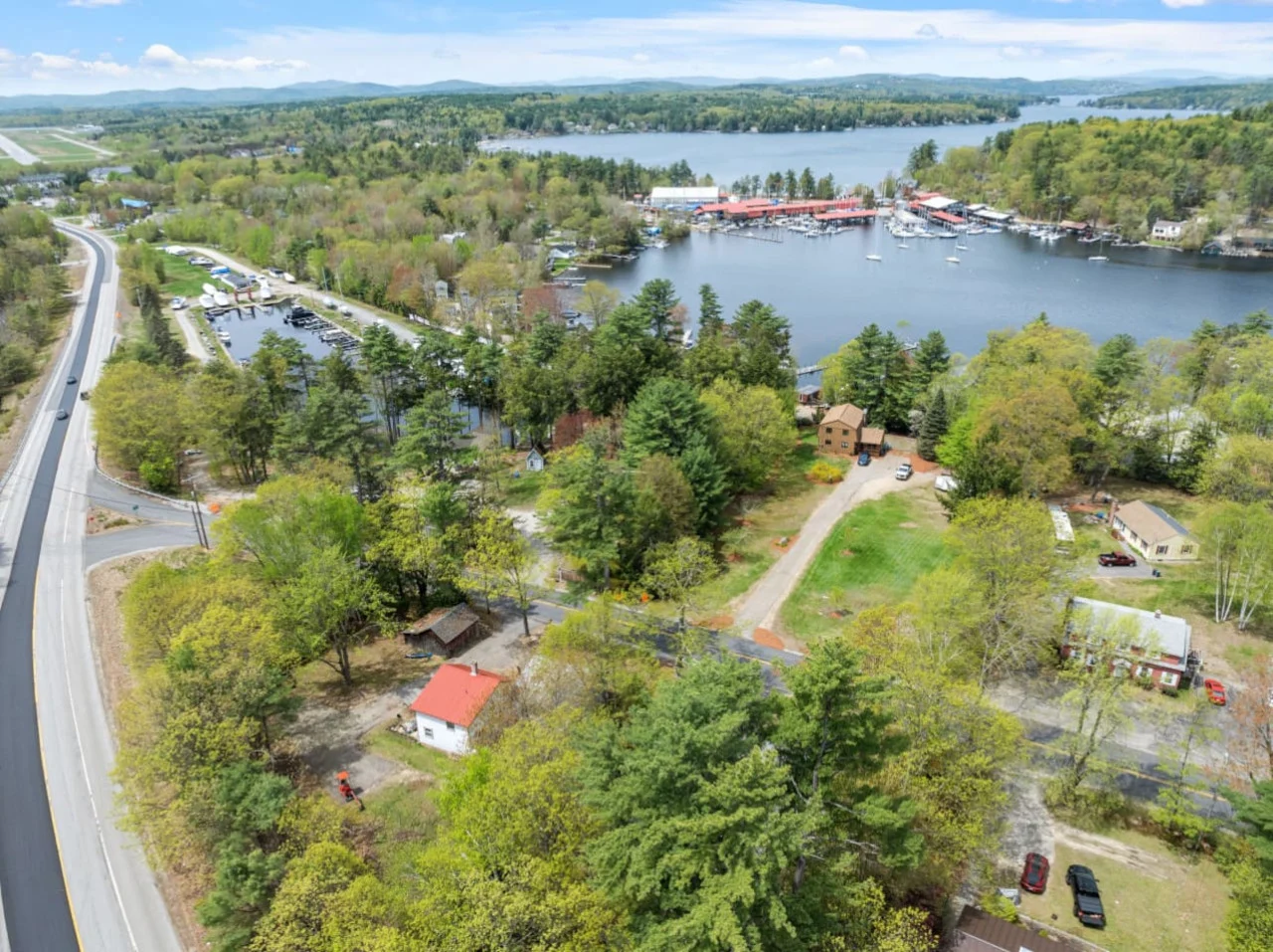 Walk to Glendale Marina, Firepit & Yard Games