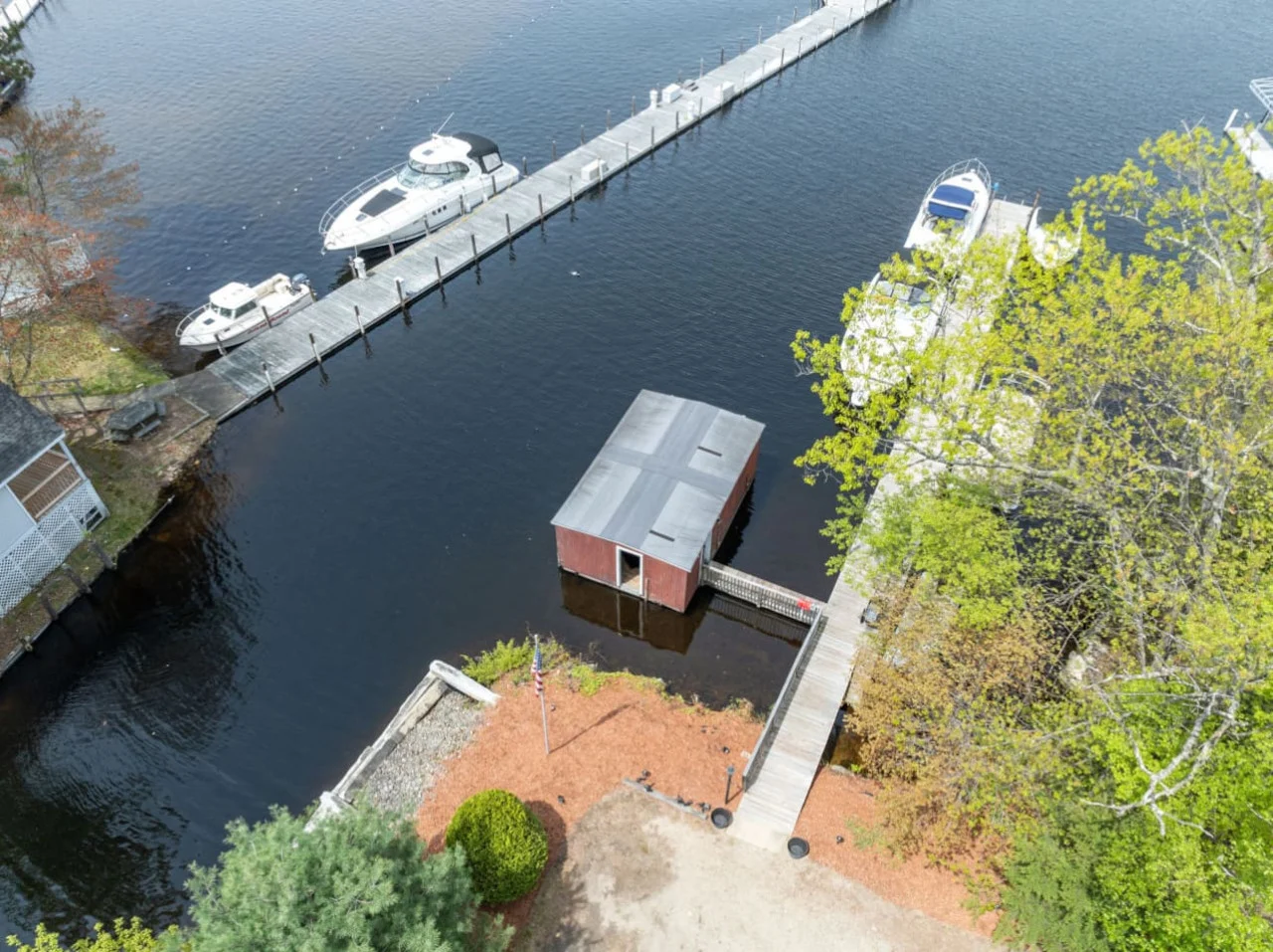 Boat dock - Image 1