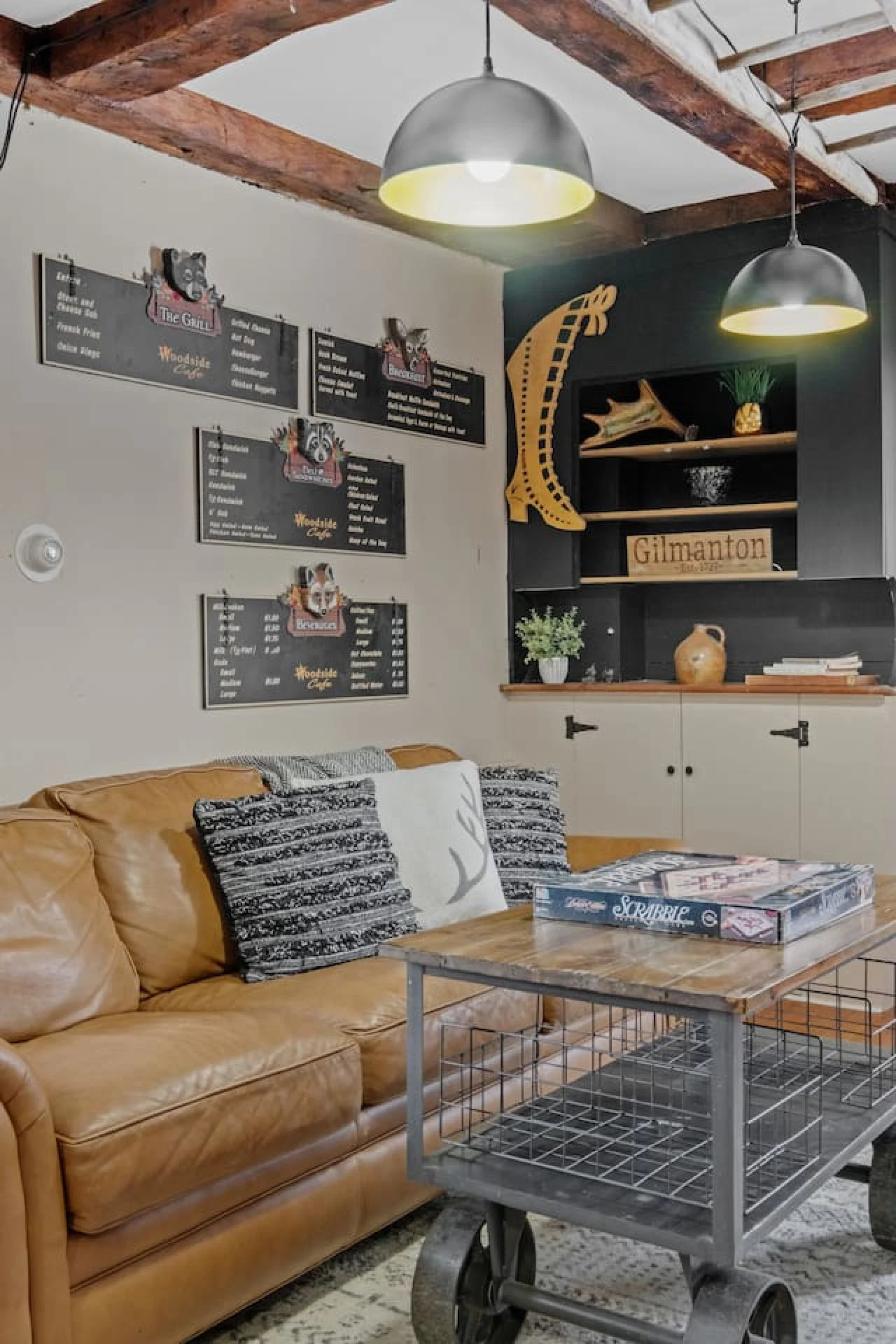 Living room - Image 2