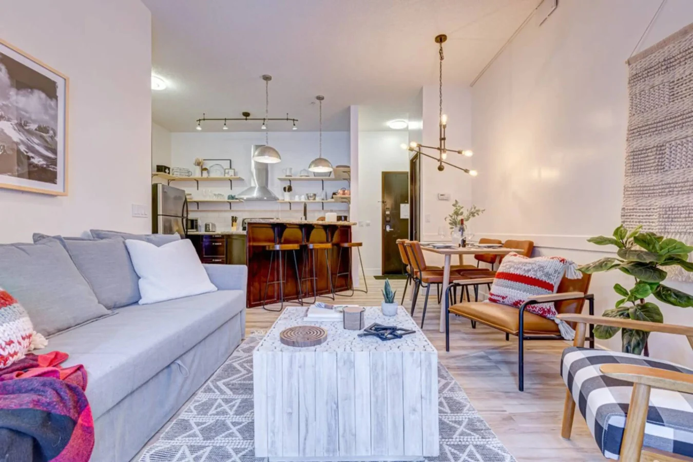 Living room - Image 2