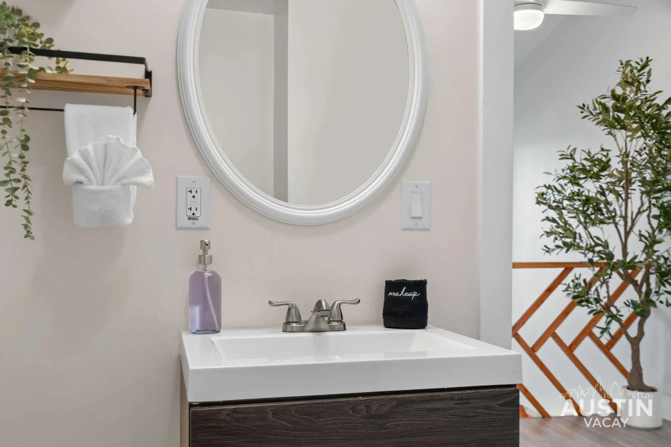 Bathroom 2 - Image 2