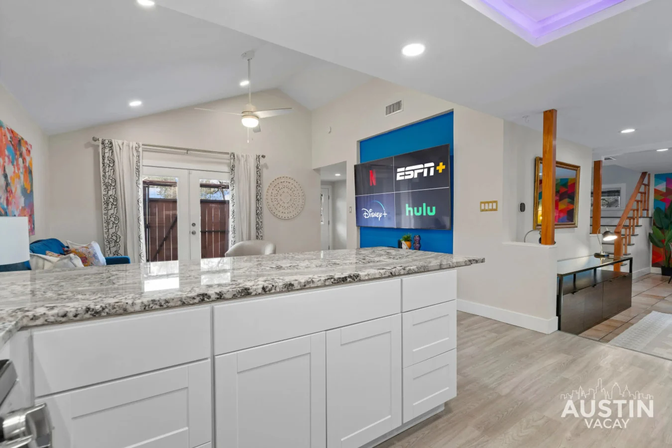 Living room - Image 2