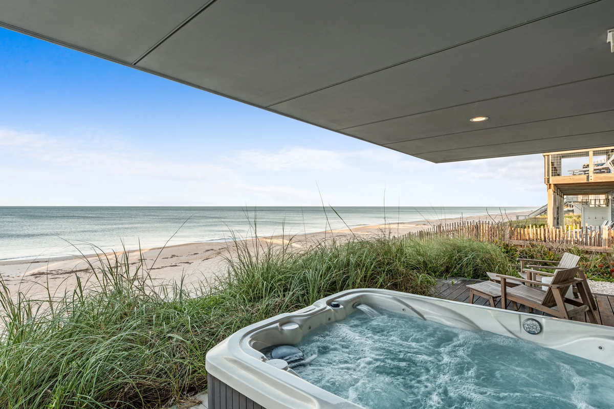 Oceanfront Cedar Hideout Overlook