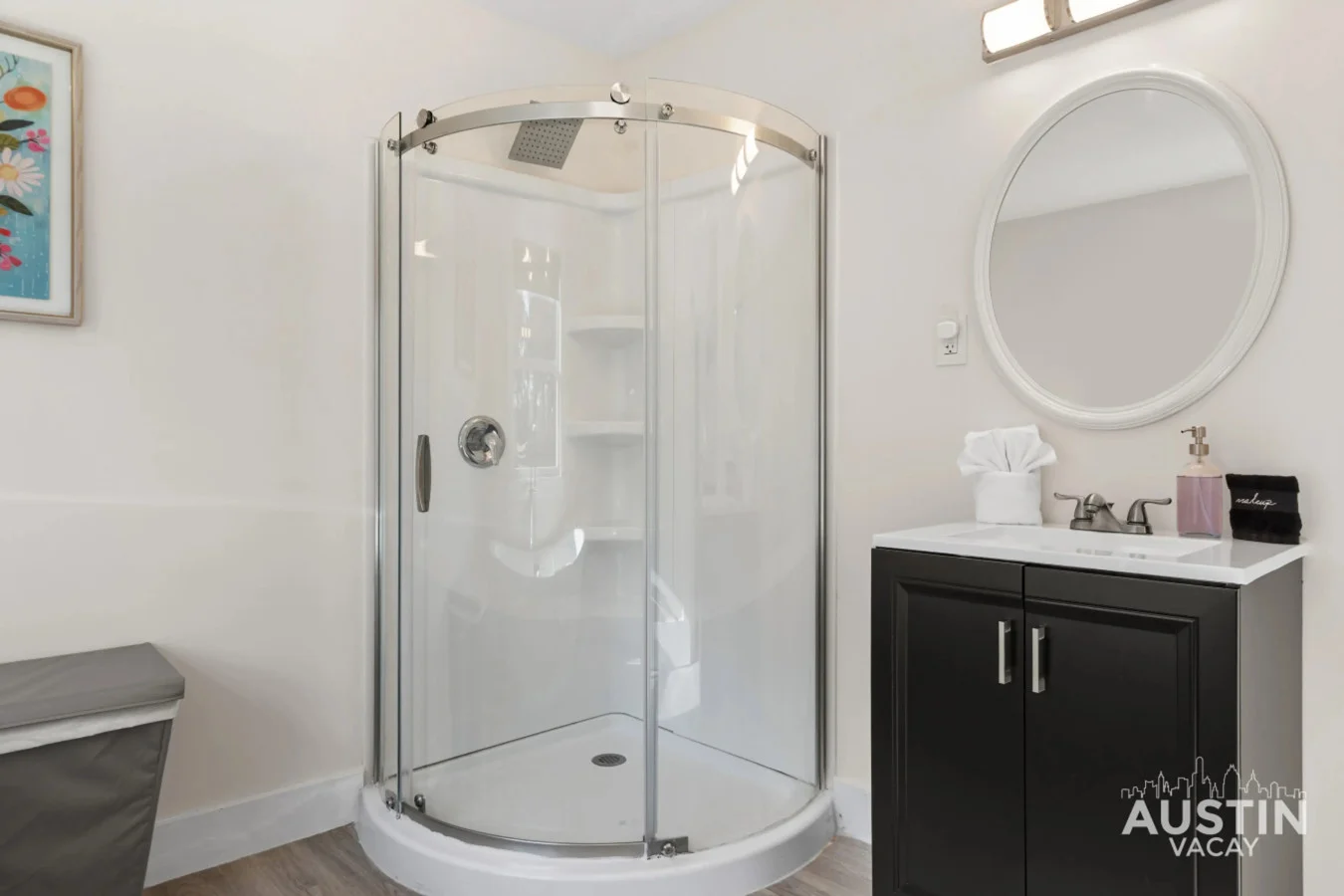 Bathroom 3 - Image 2