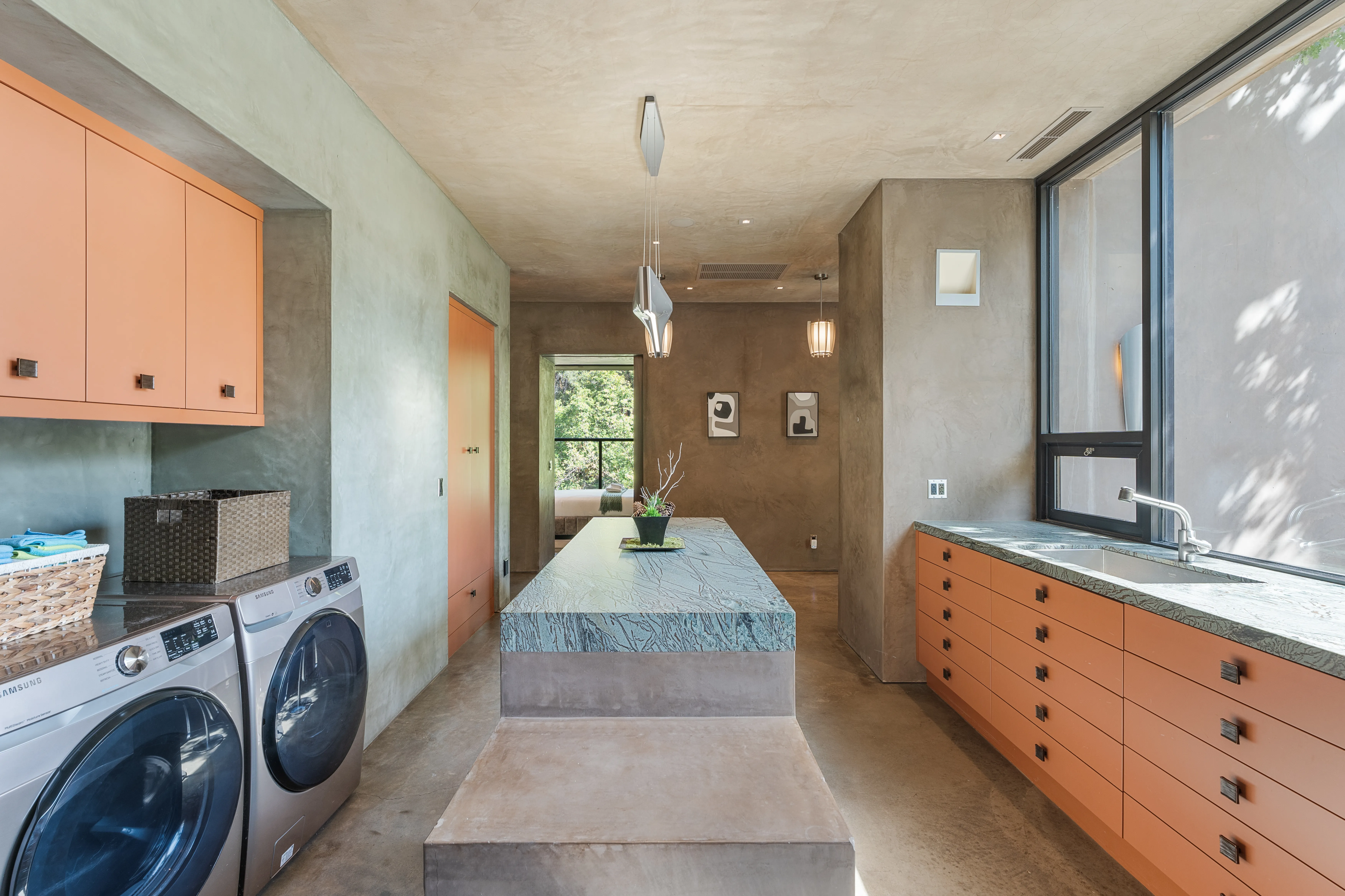 LAUNDRY_ROOM - Image 1