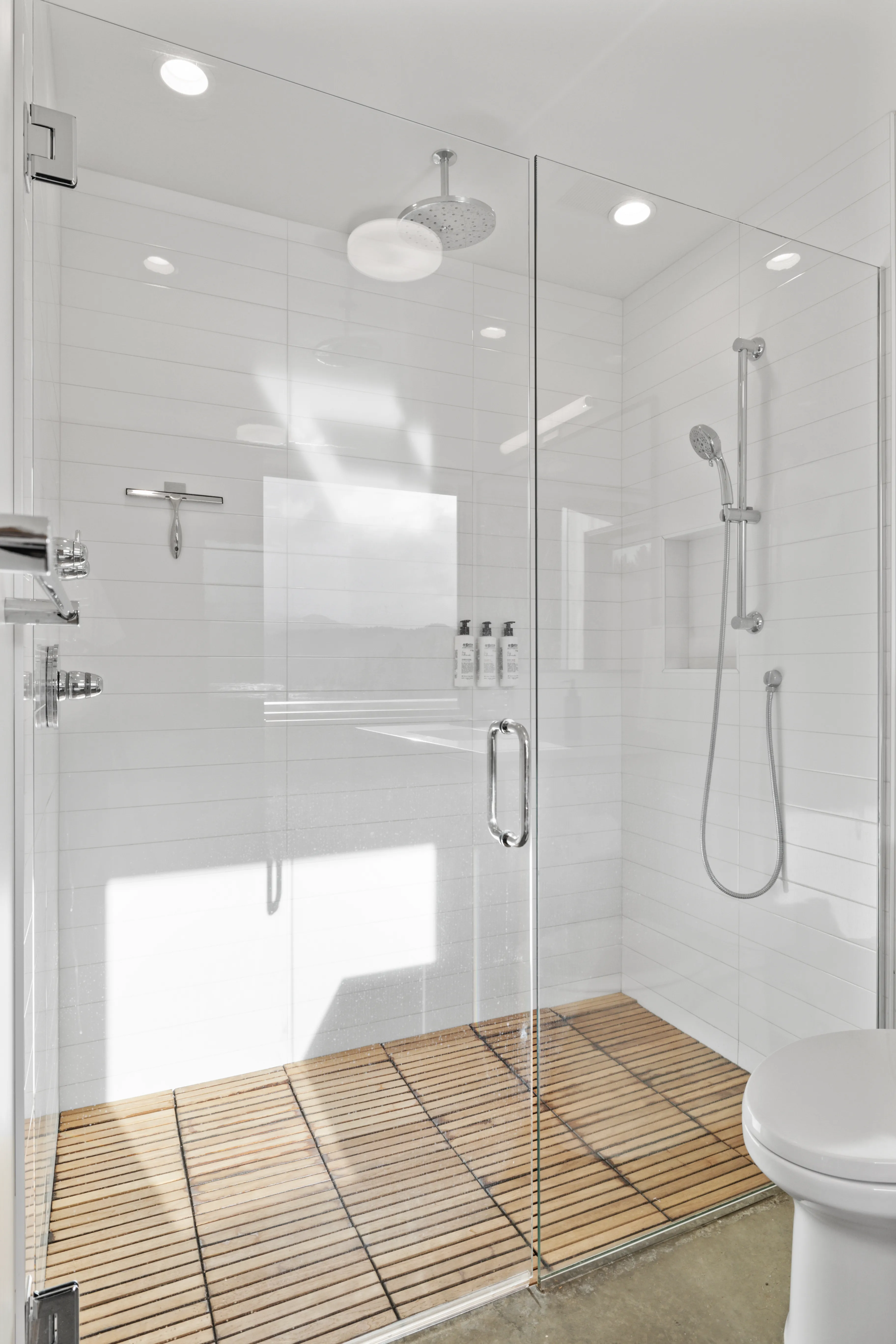 Bathroom 1 - Image 2