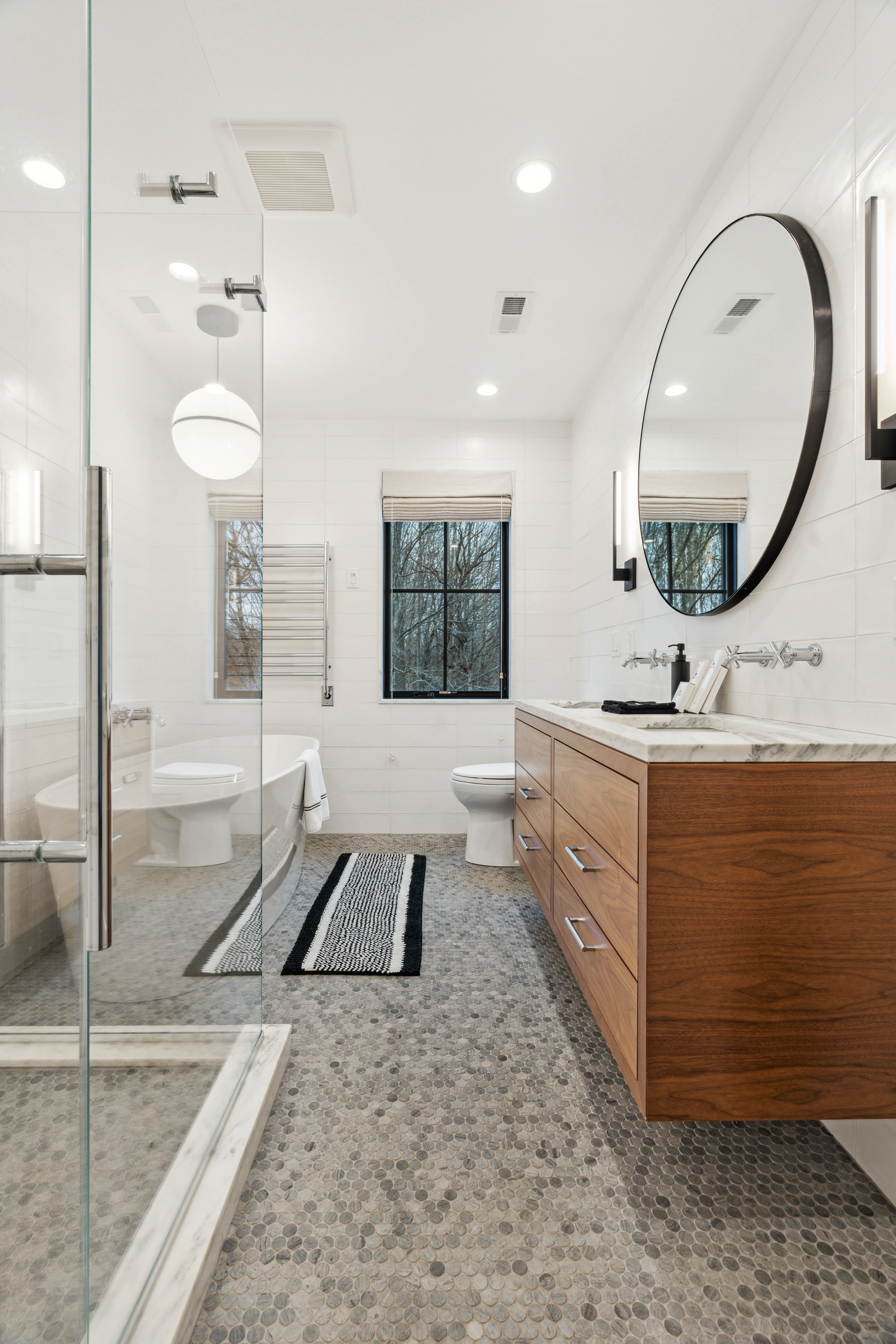 Bathroom 2 - Image 3