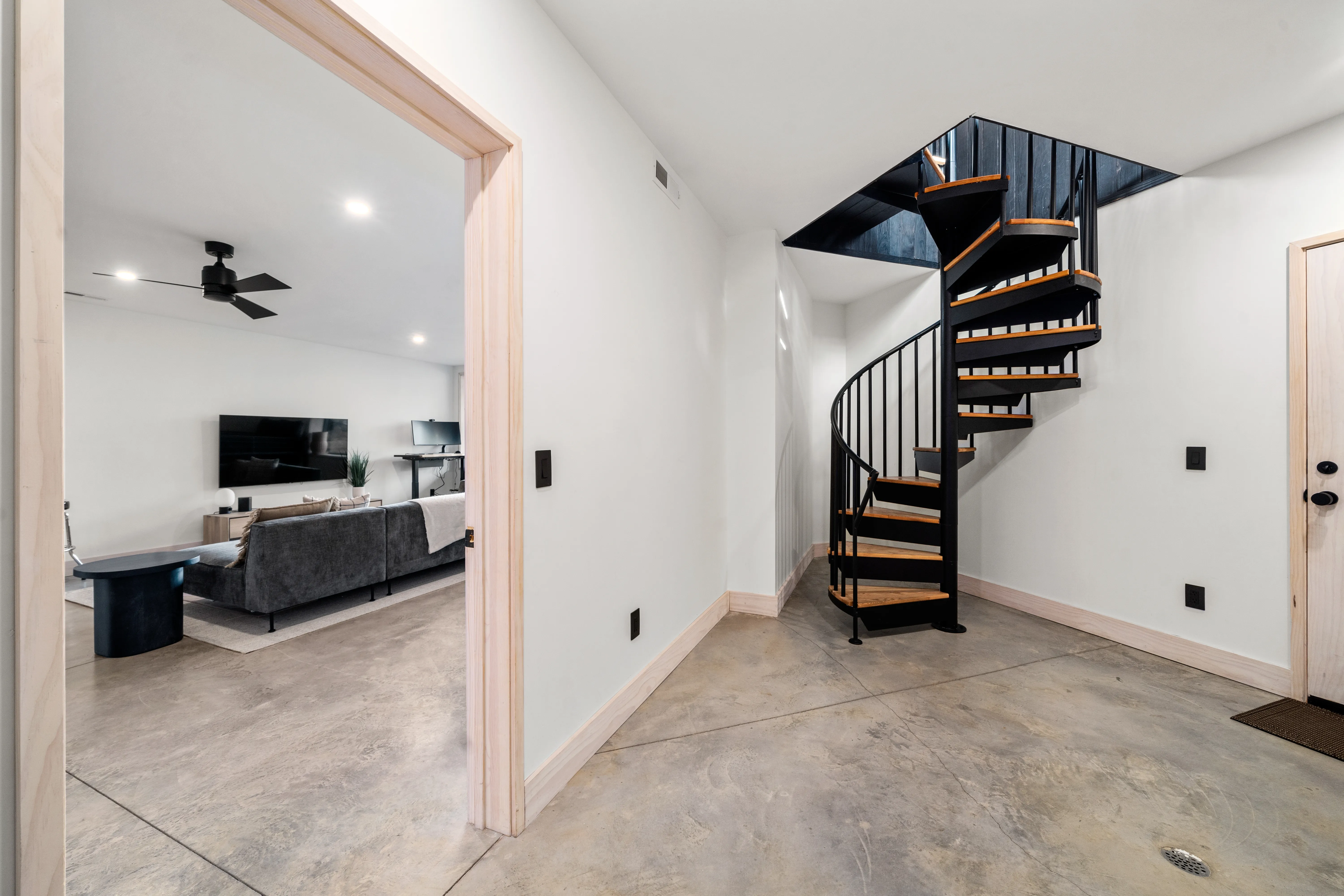 LIVING_ROOM - Image 4