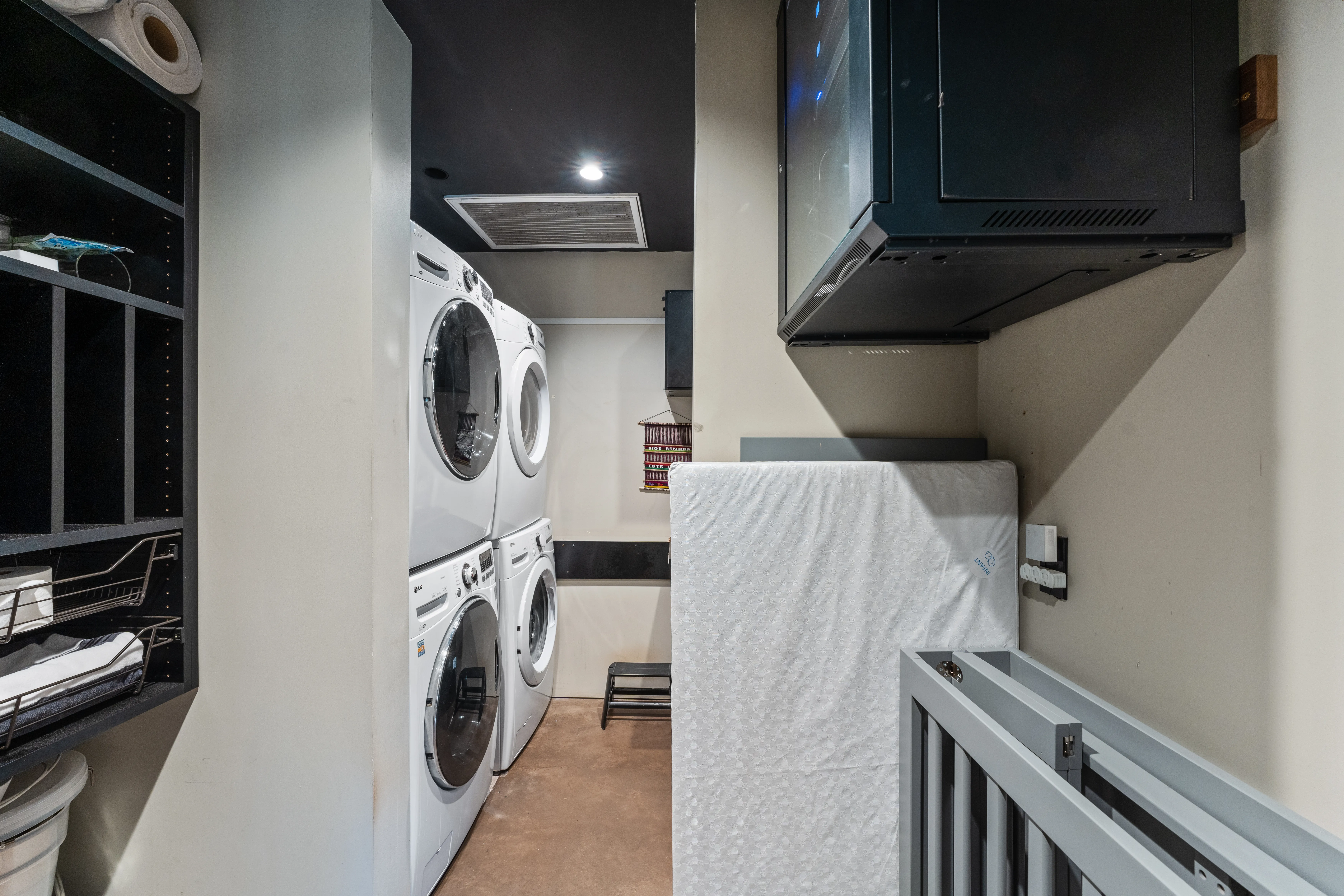 LAUNDRY_ROOM - Image 1