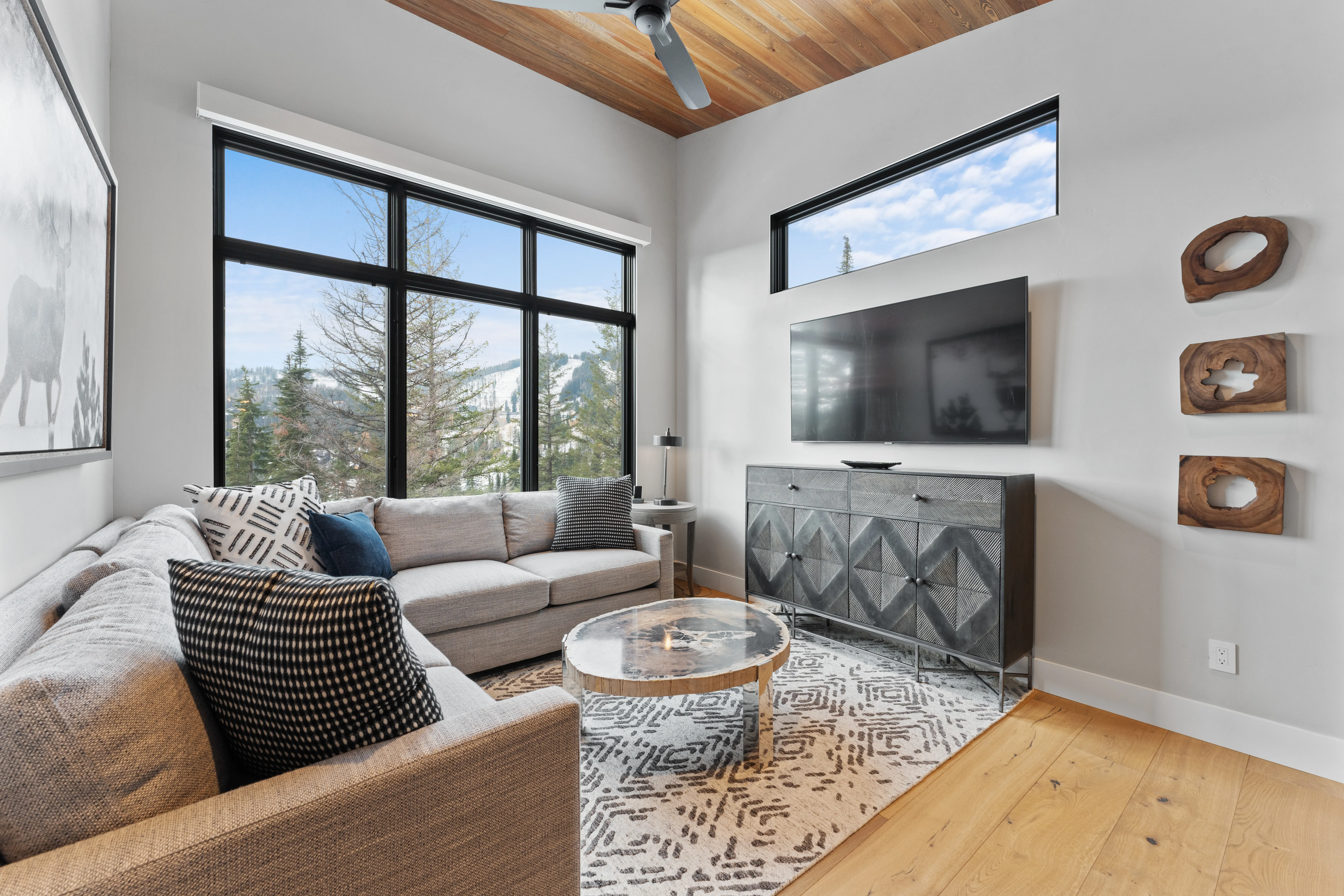 LIVING_ROOM - Image 1