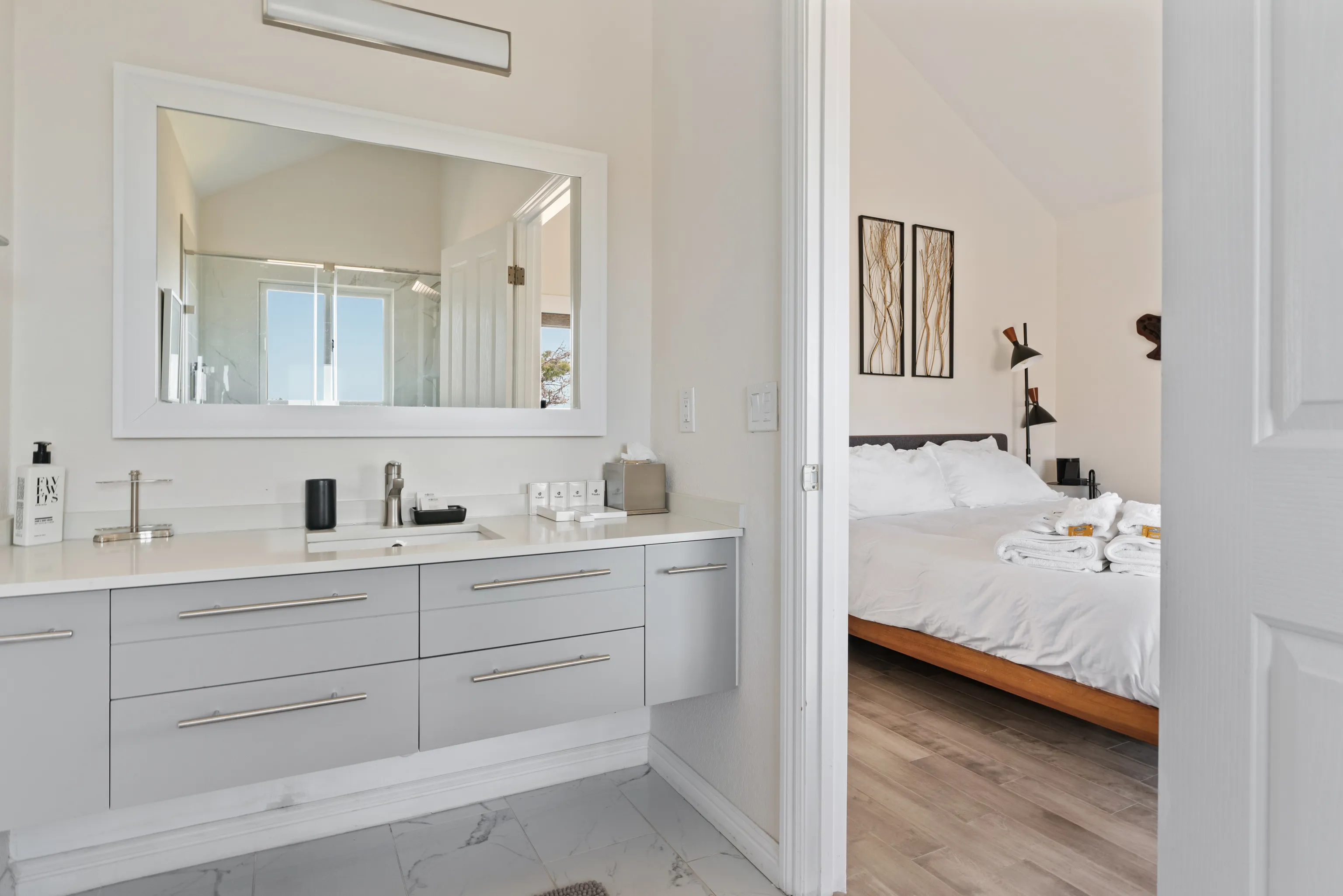 Bathroom 3 - Image 2