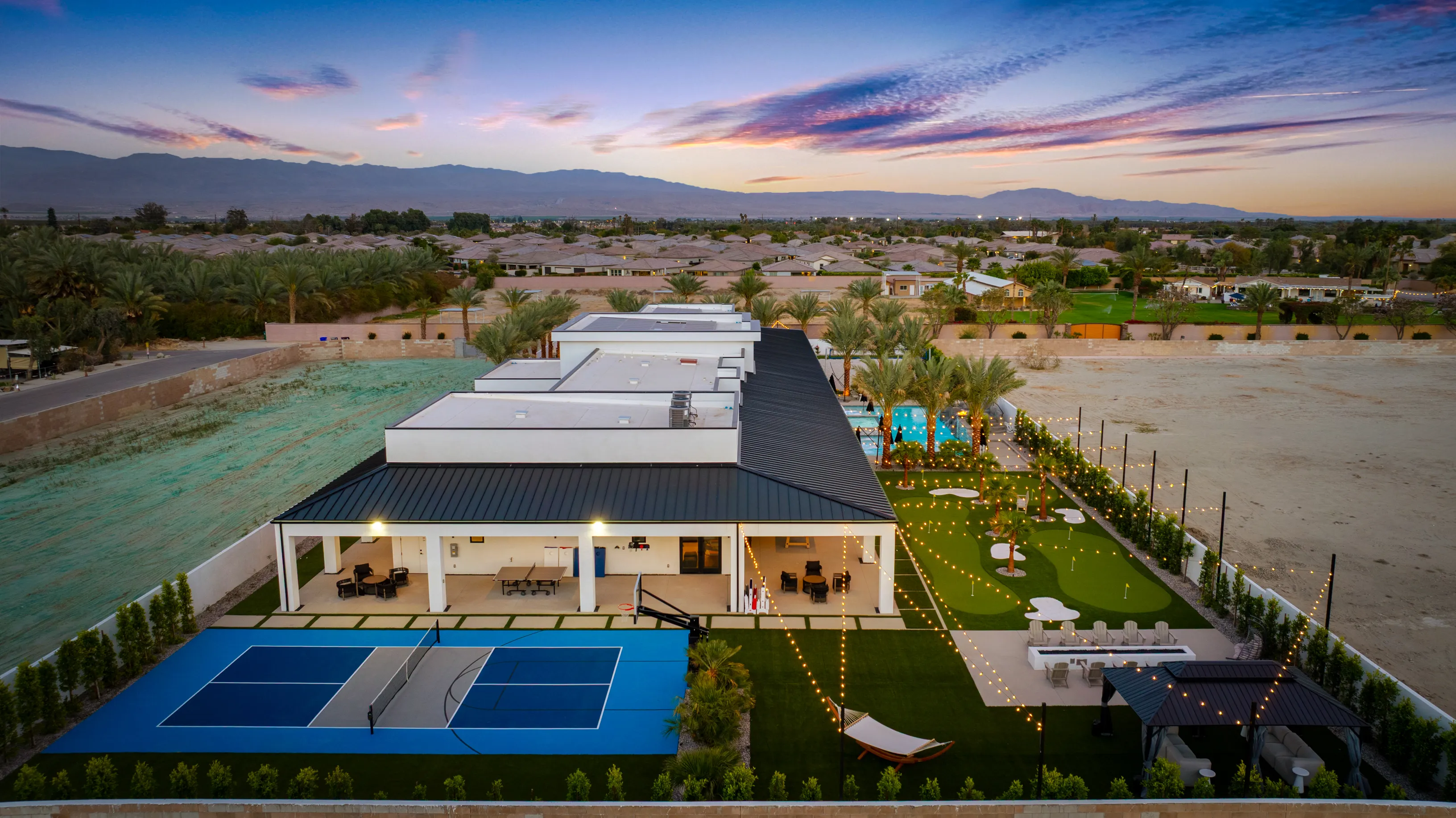 Luxe Manor Palm Driftwood