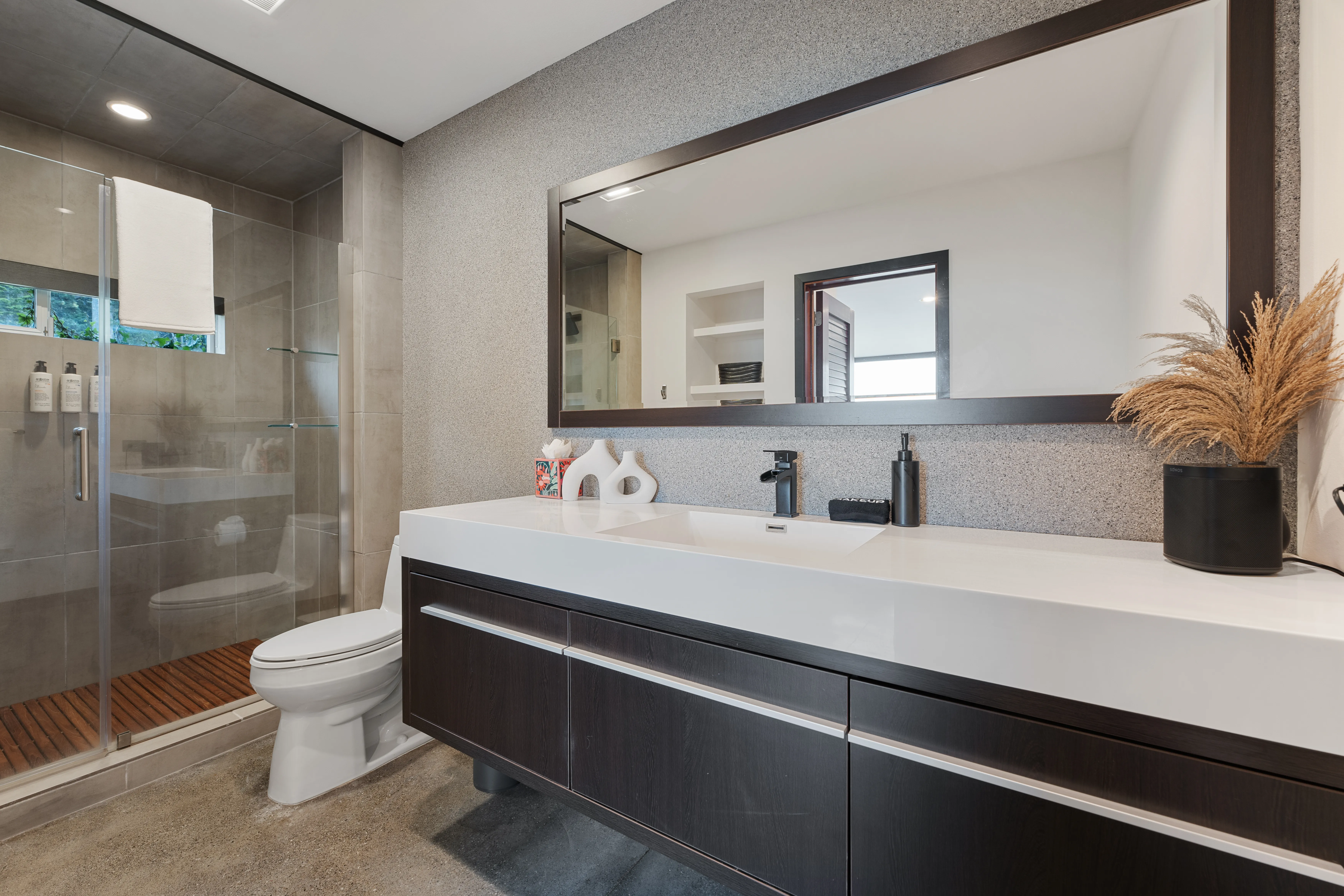 Bathroom 1 - Image 1