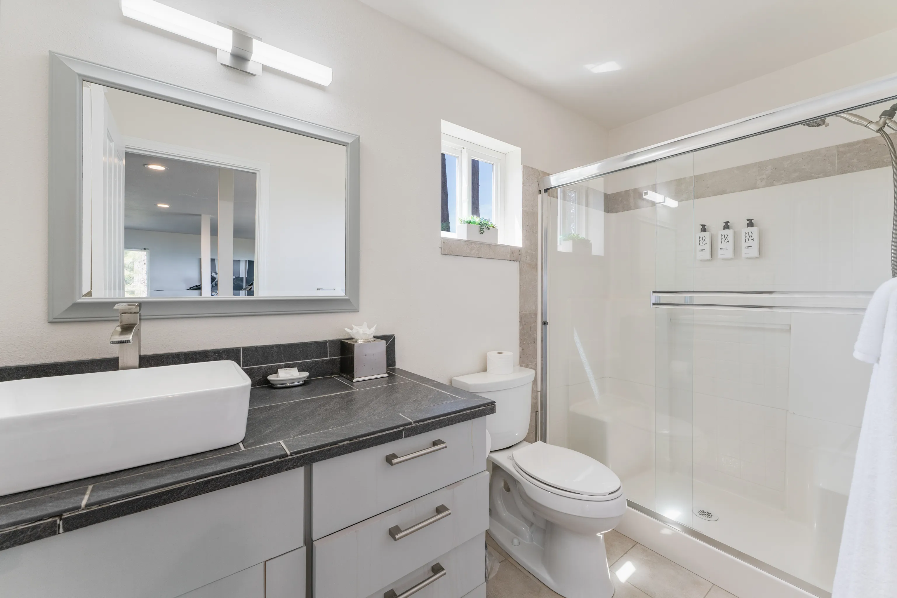 Cover photos - Image 9