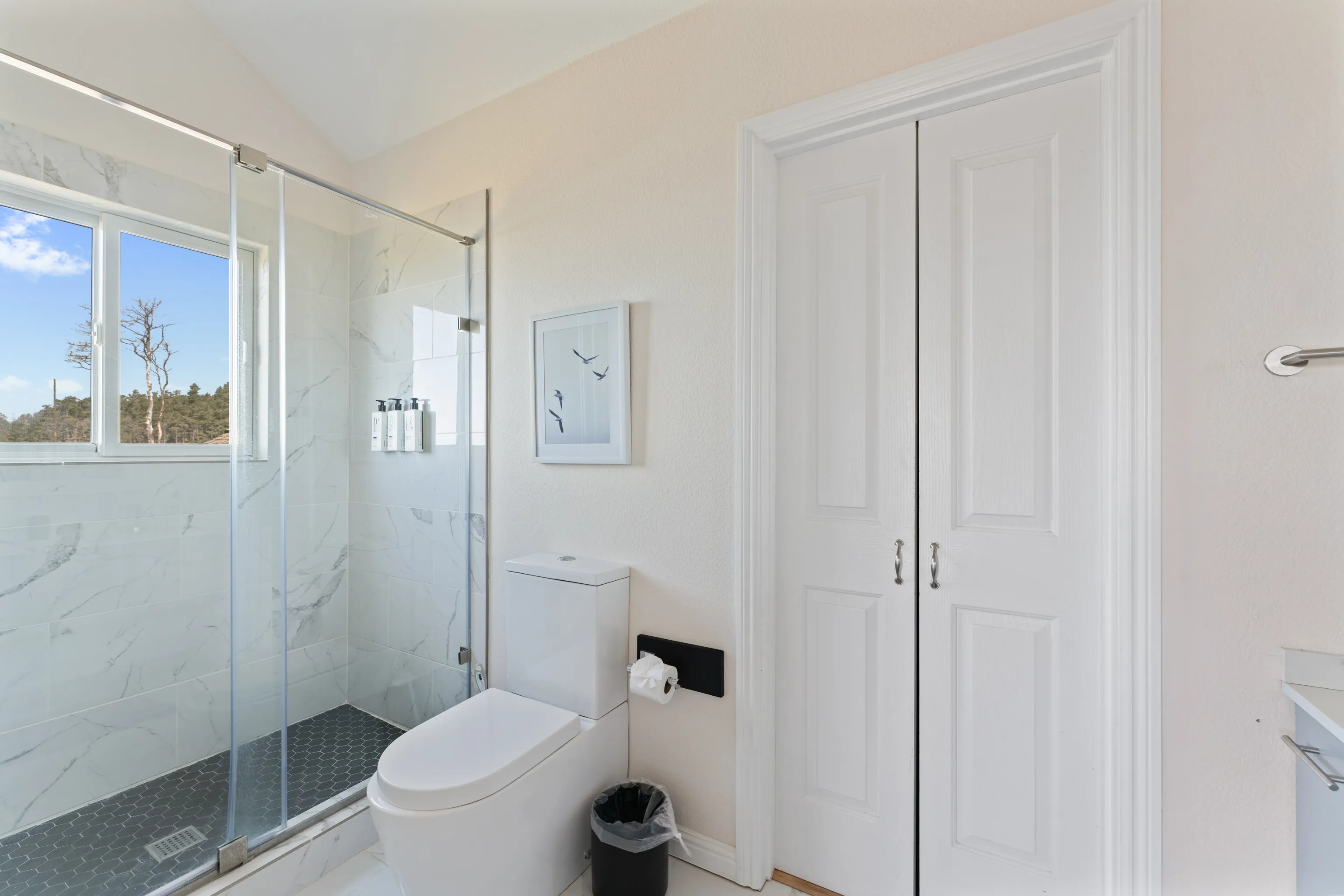 Bathroom 2 - Image 2