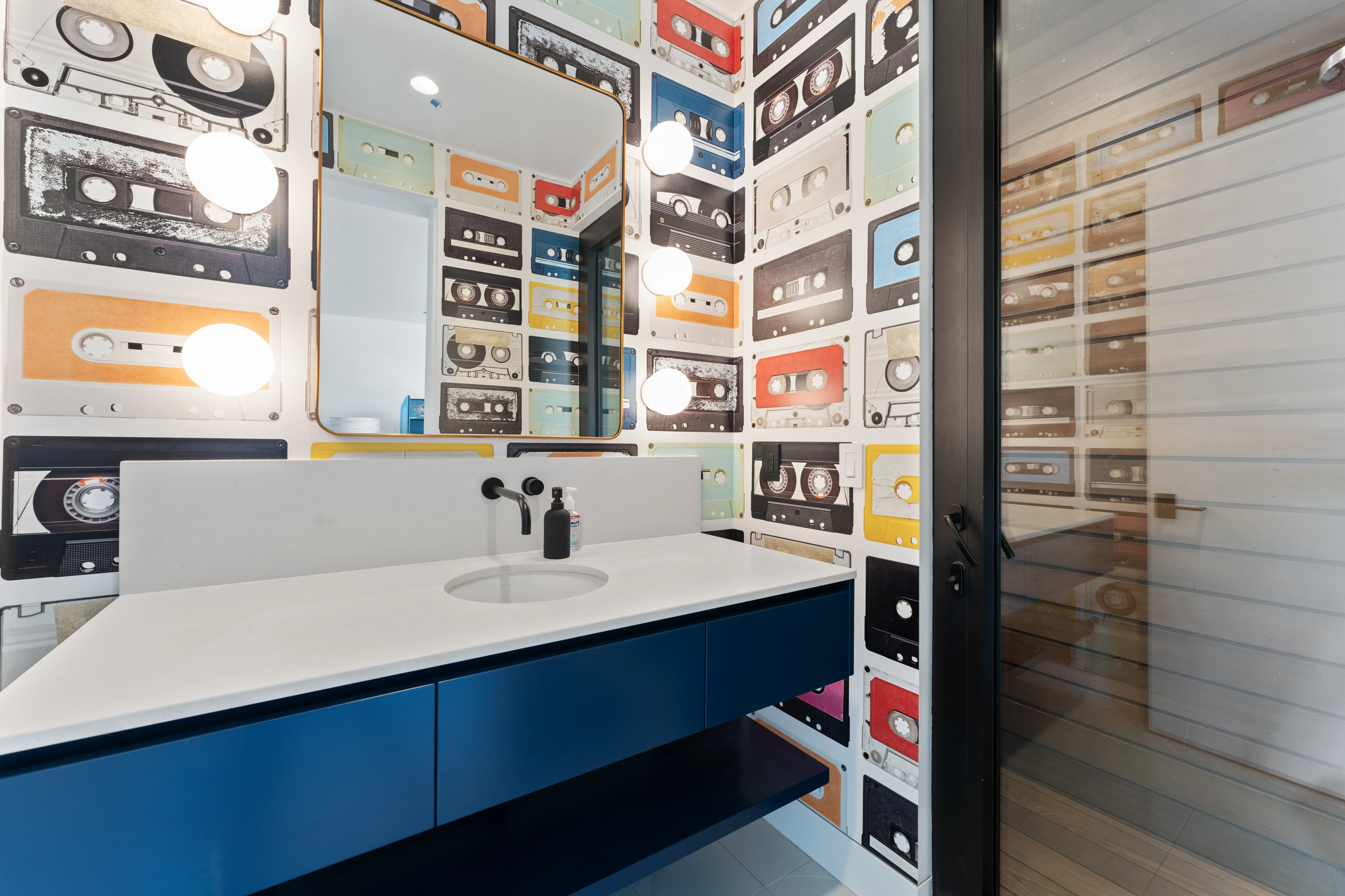 Bathroom 4 - Image 1