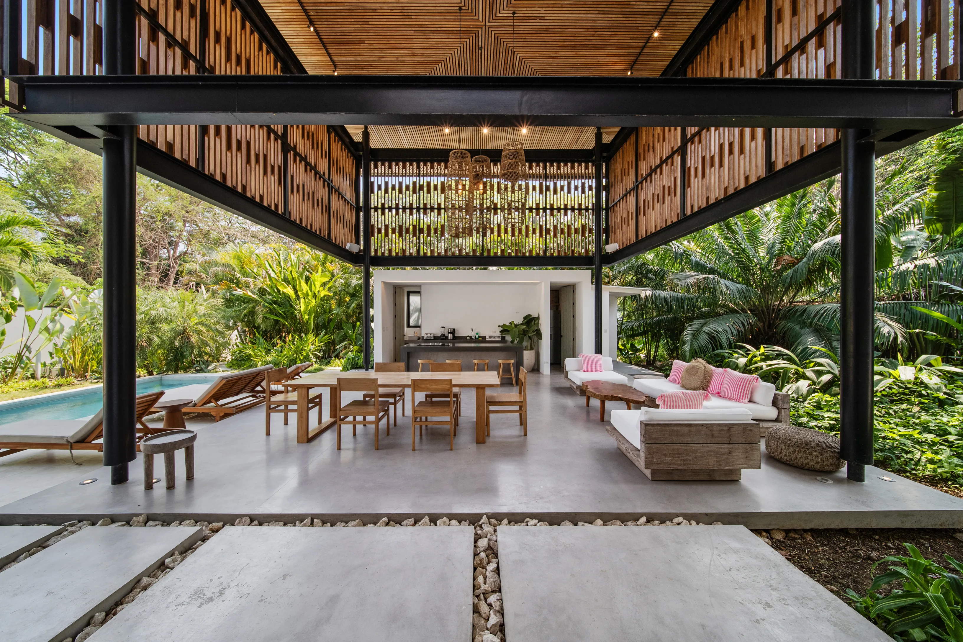 Eagle Whispering Veranda Palm