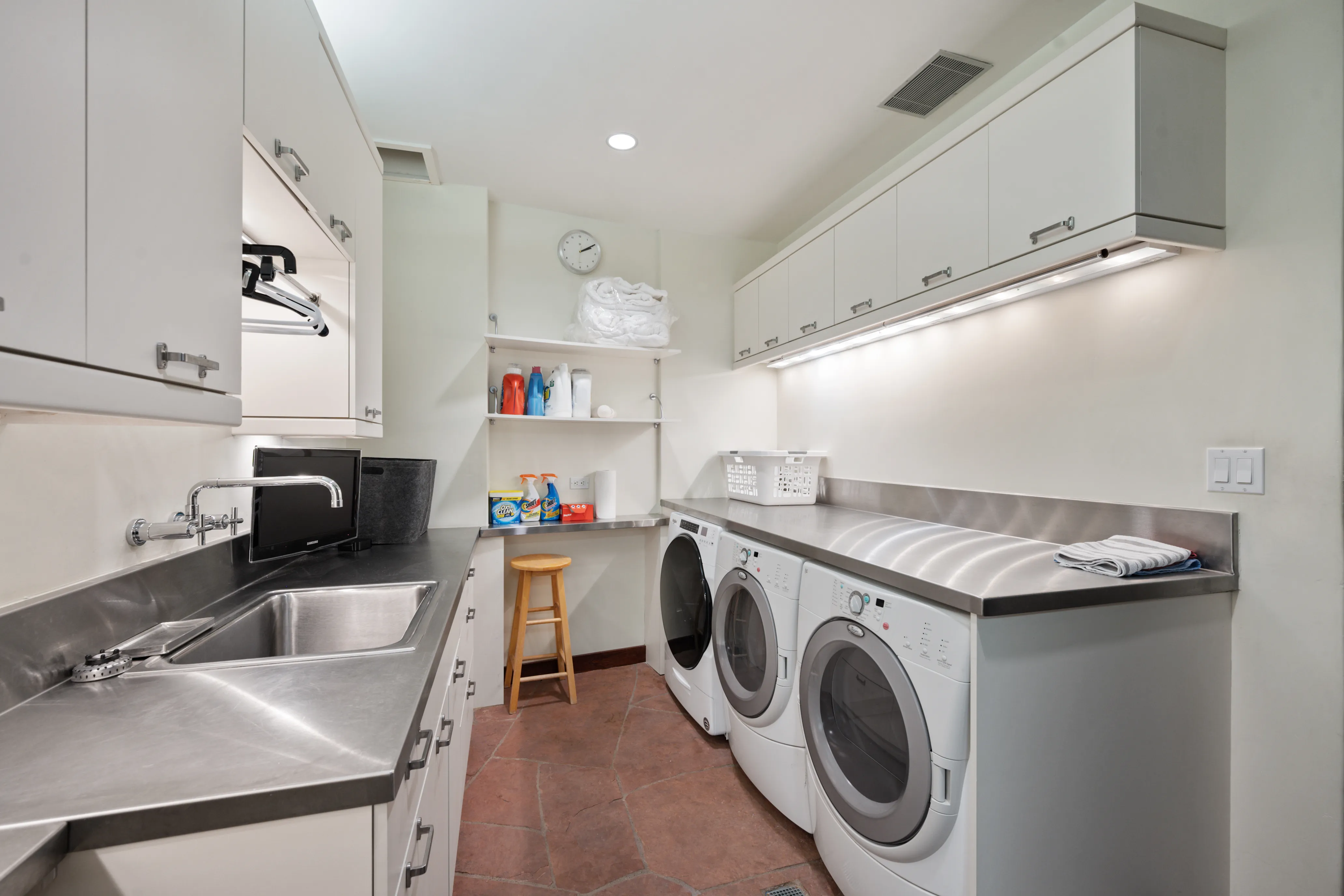 LAUNDRY_ROOM - Image 2