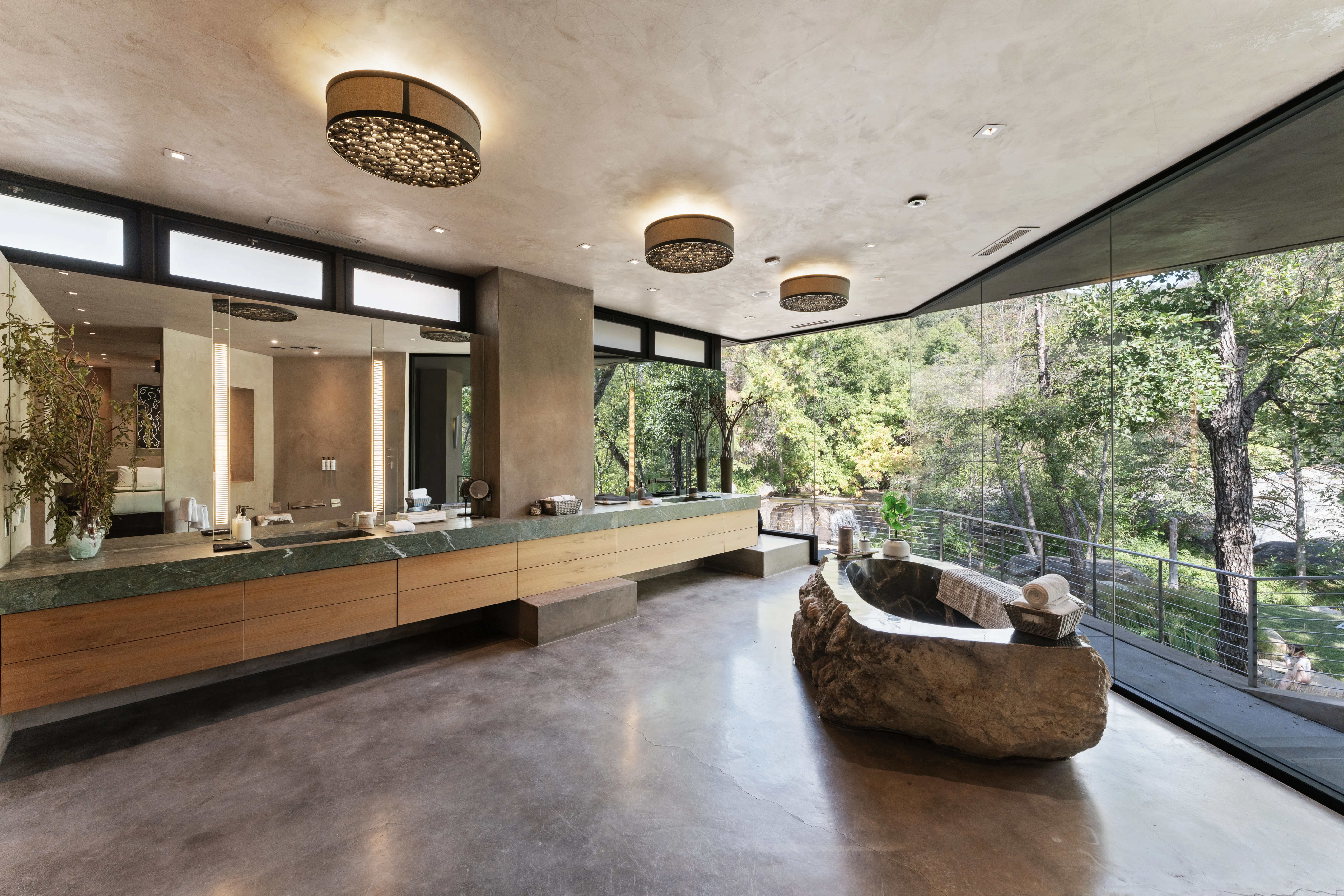 Bathroom 2 - Image 3