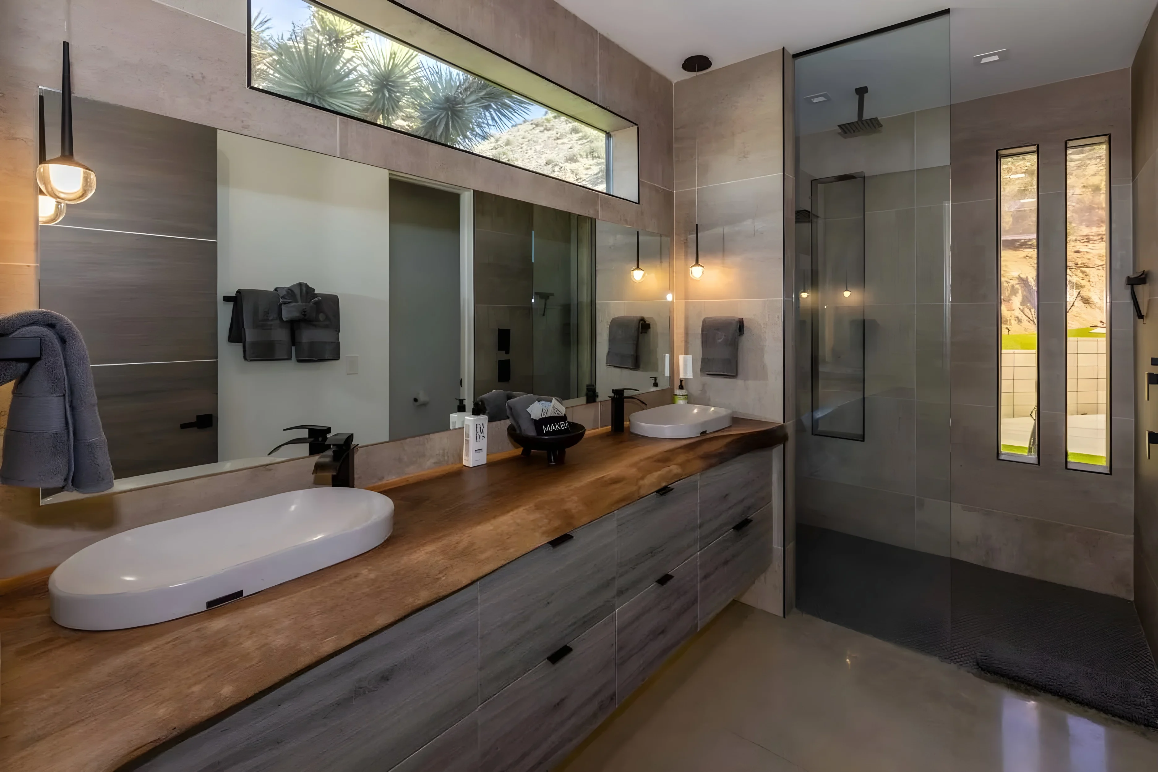 Bathroom 2 - Image 1