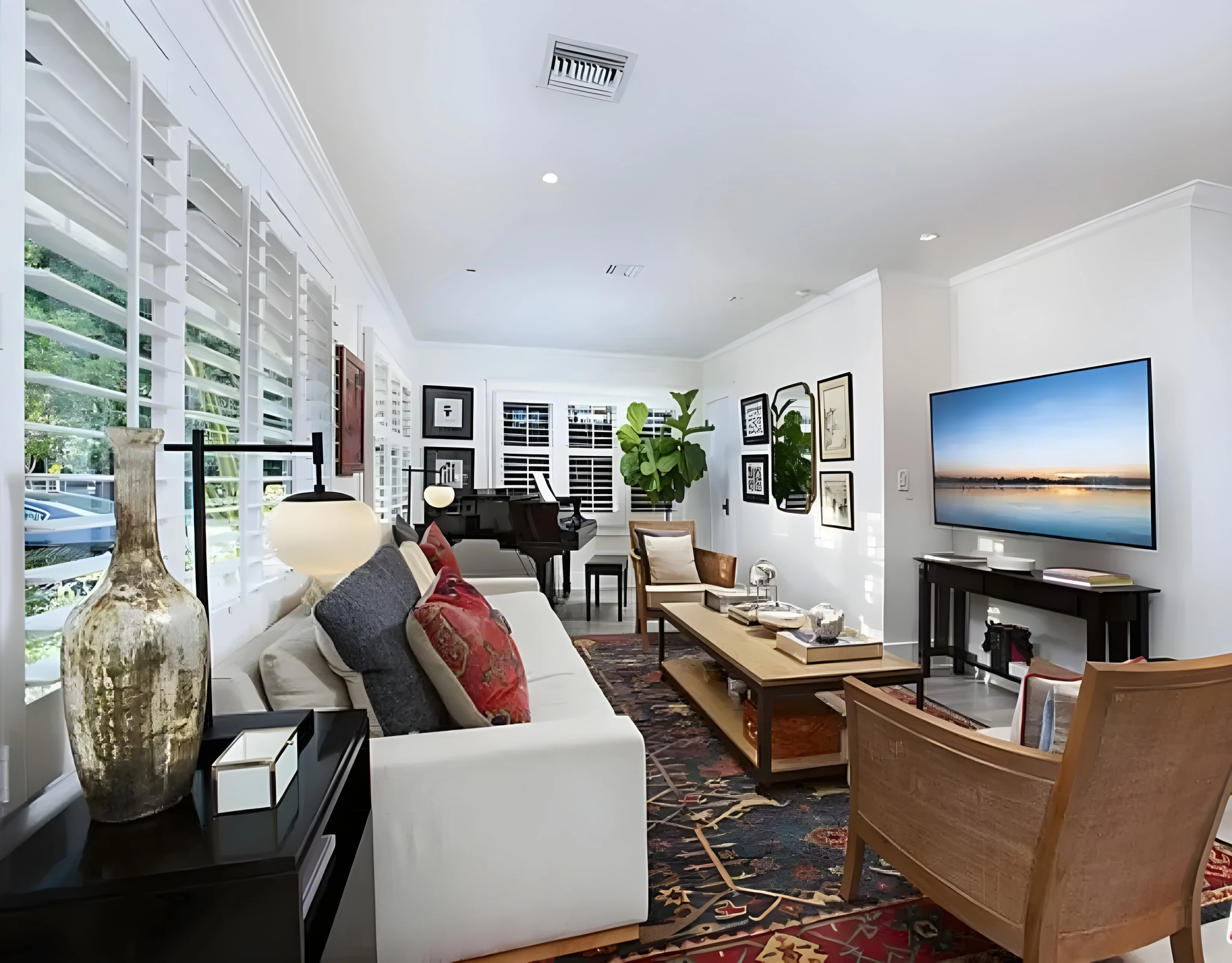 LIVING_ROOM - Image 1