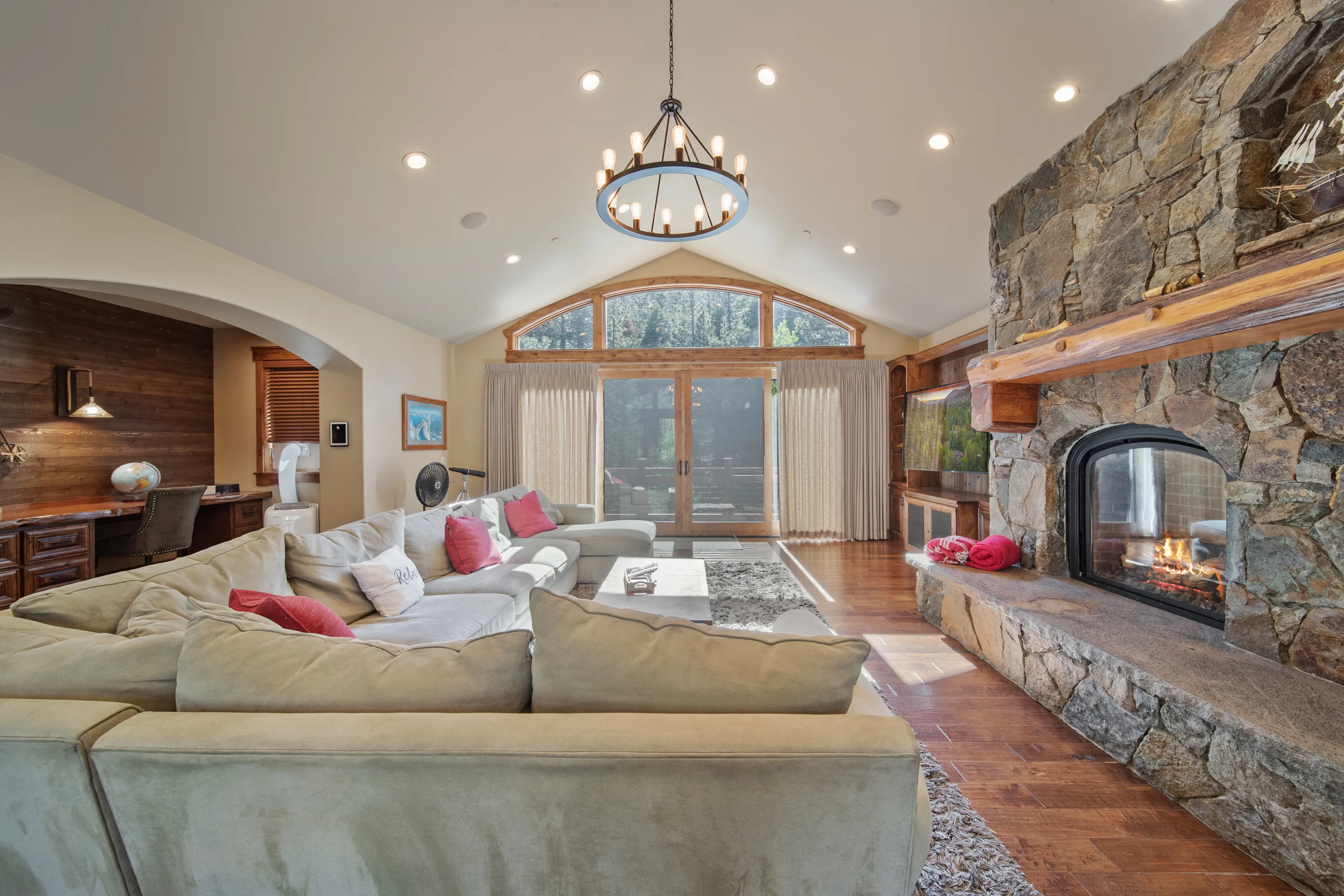 LIVING_ROOM - Image 8