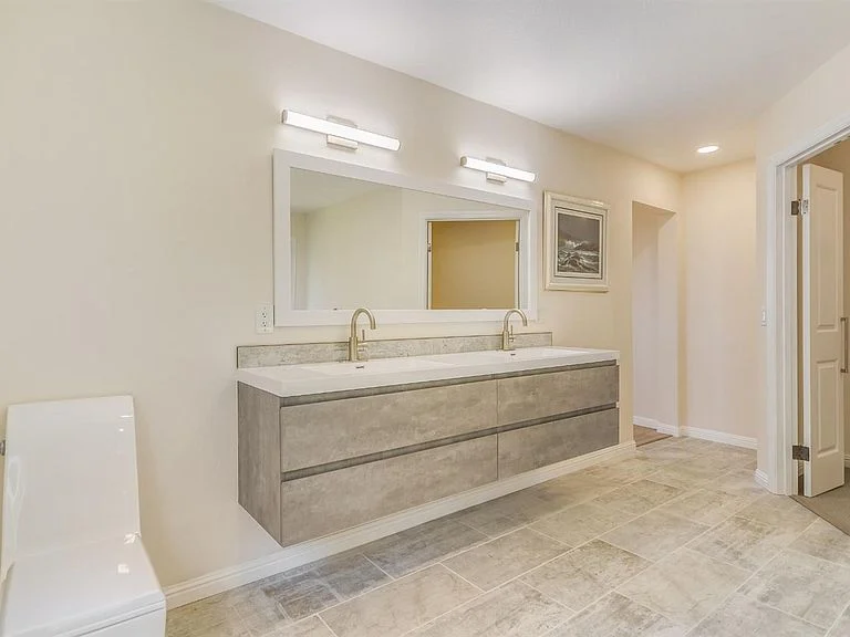 Bathroom 1 - Image 1