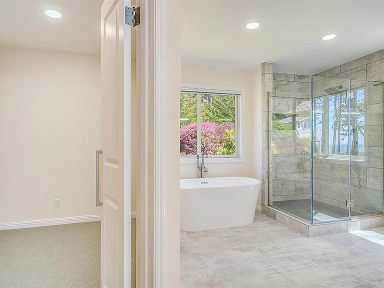 Bathroom 1 - Image 2