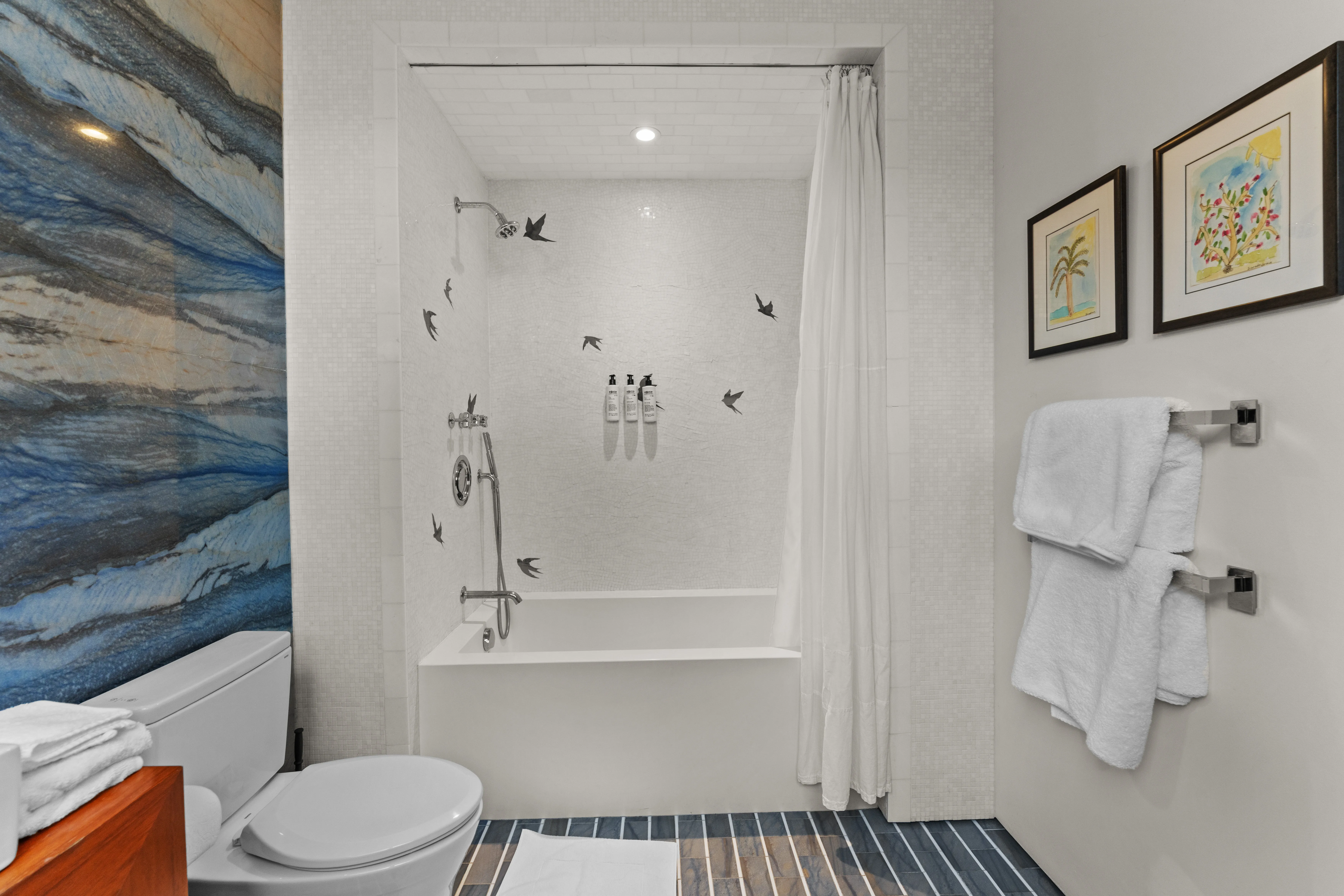 Bathroom 2 - Image 2