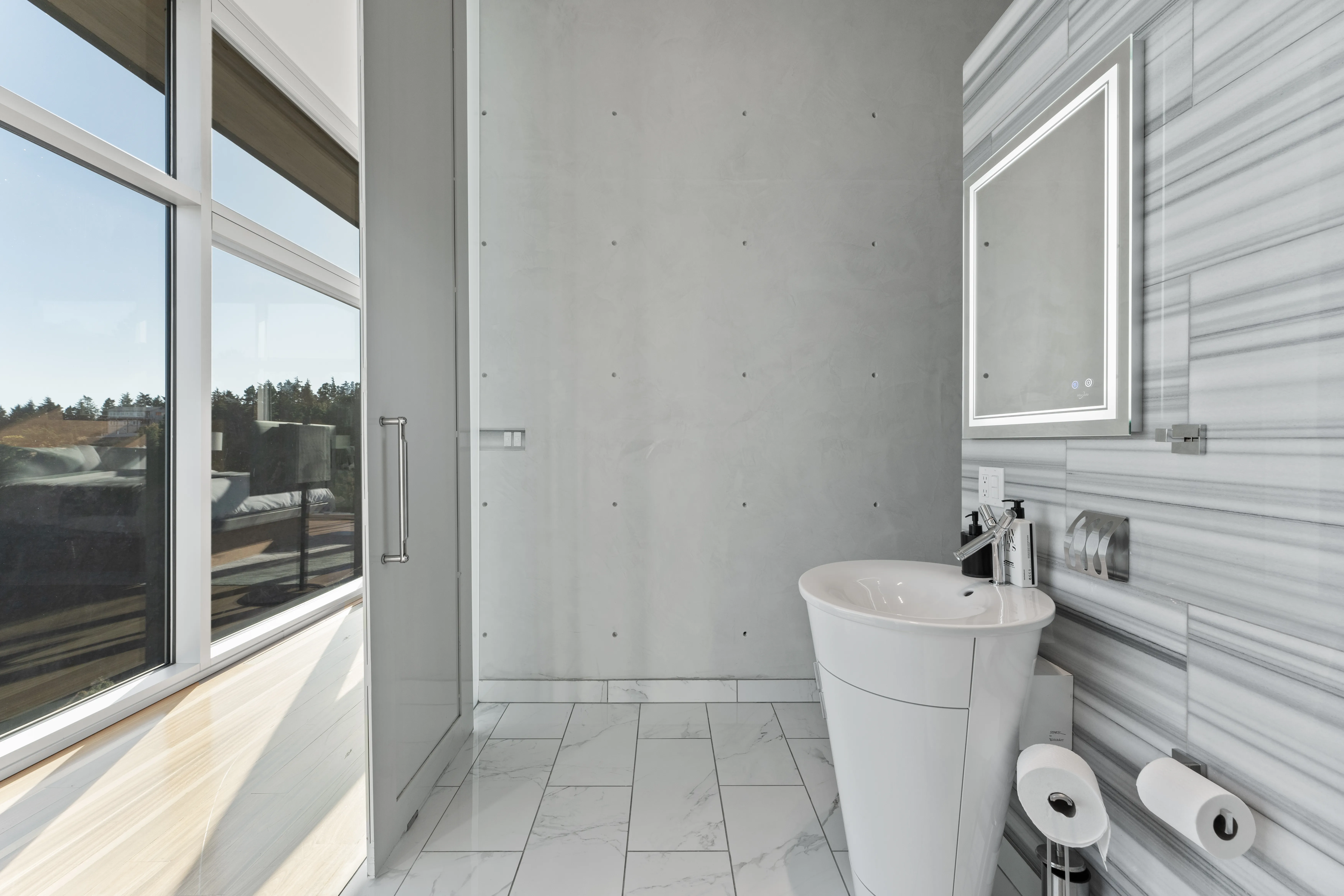 Bathroom 3 - Image 1