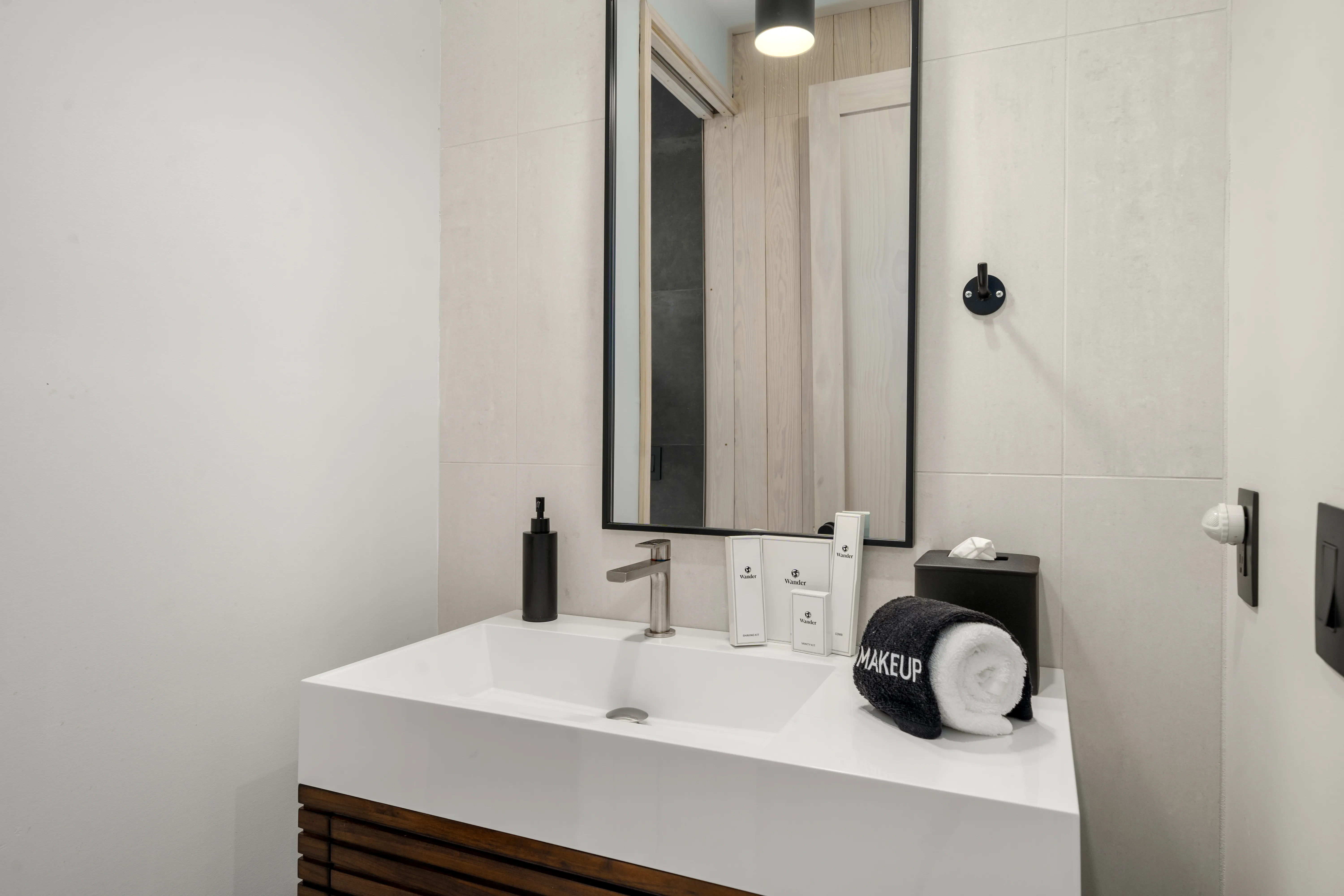 Bathroom 4 - Image 1