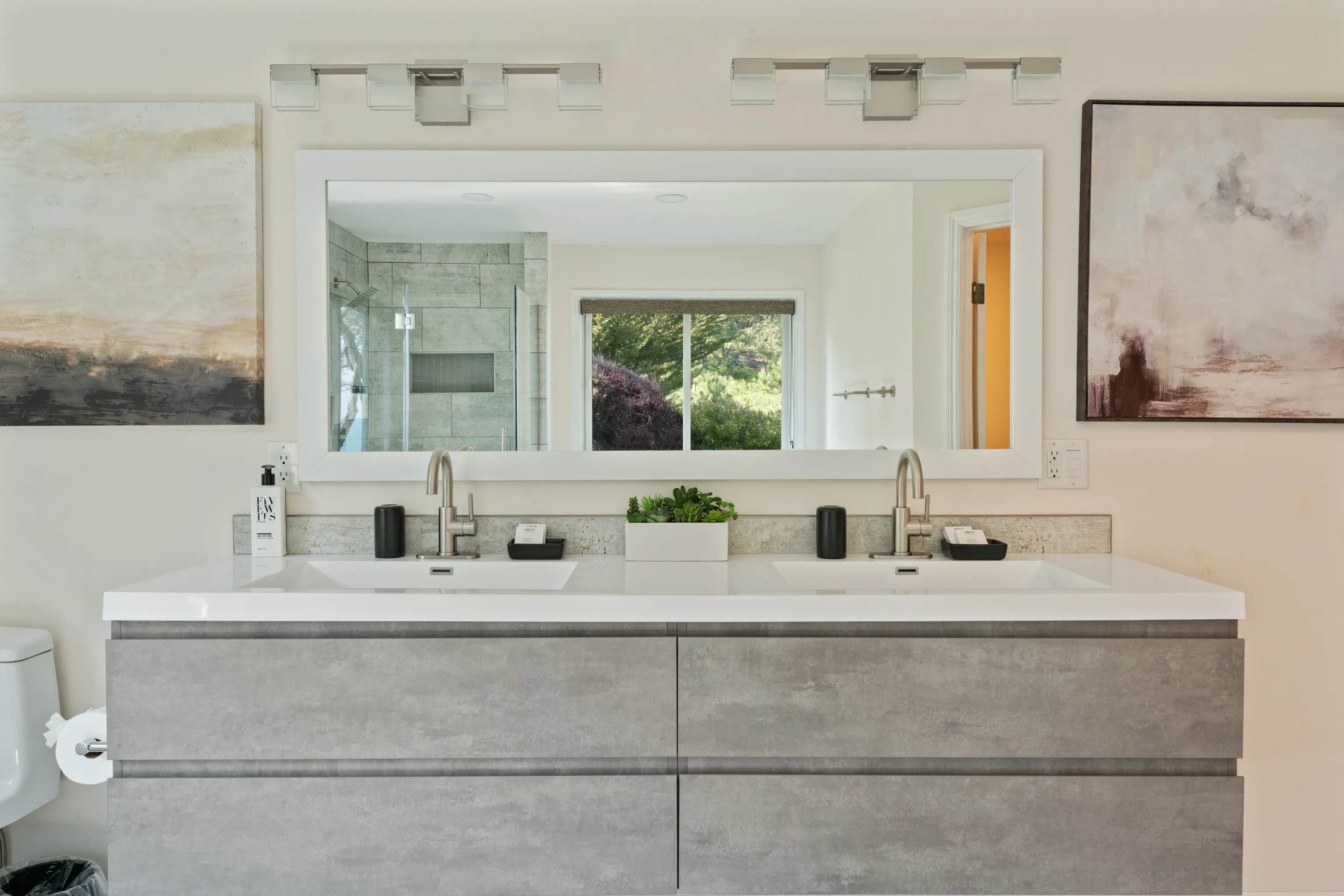 Bathroom 3 - Image 1