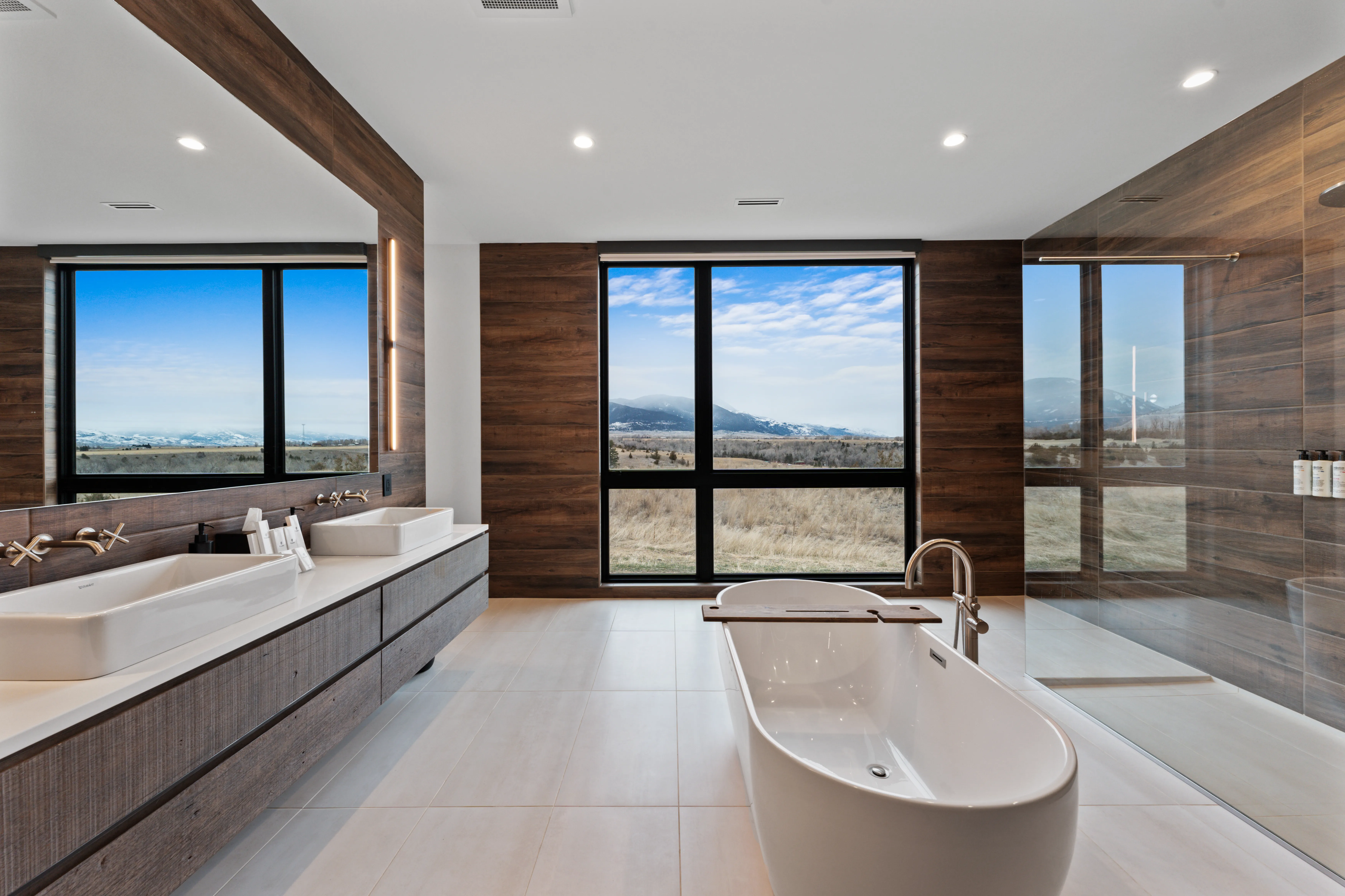 Bathroom 1 - Image 2