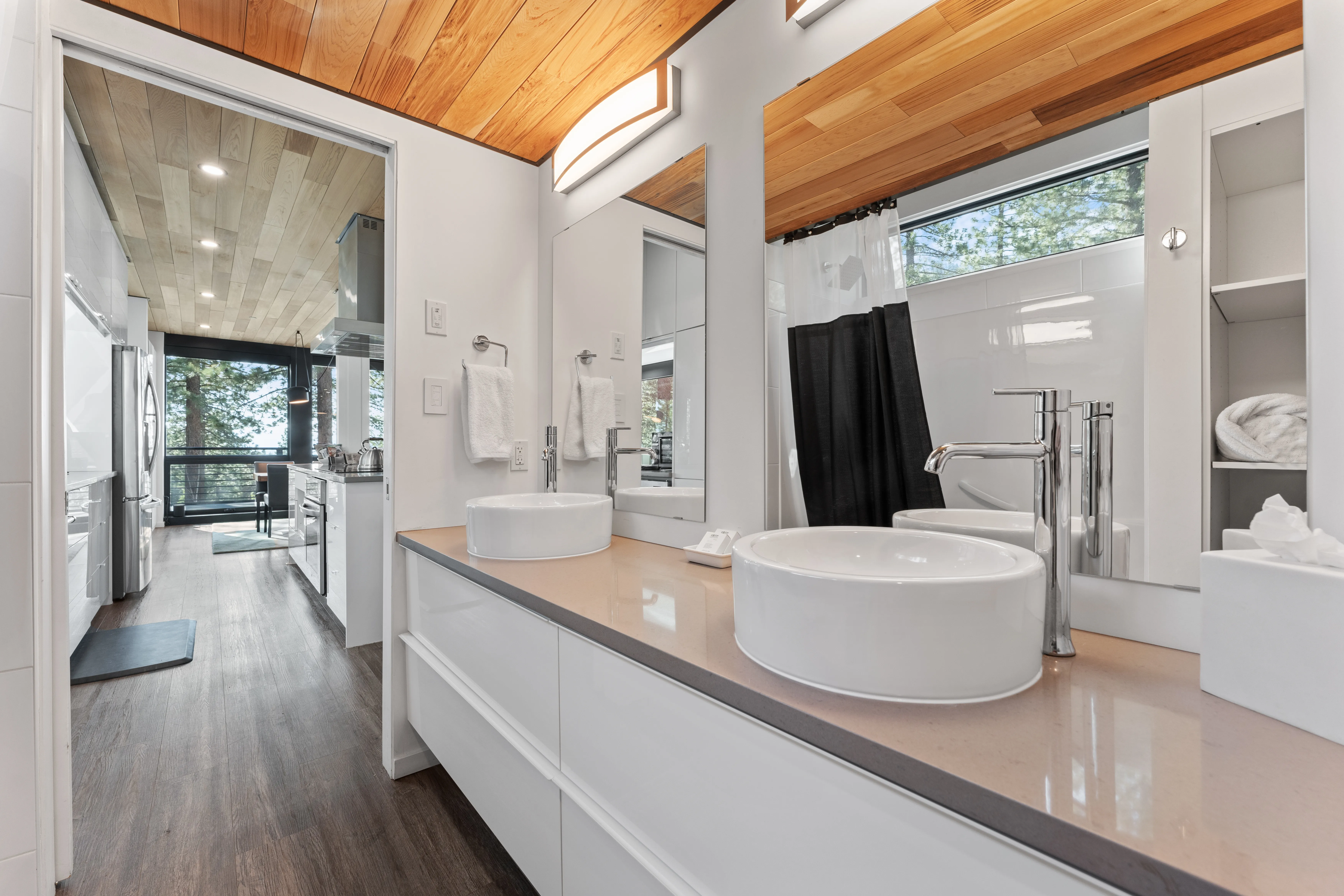 Bathroom 2 - Image 6