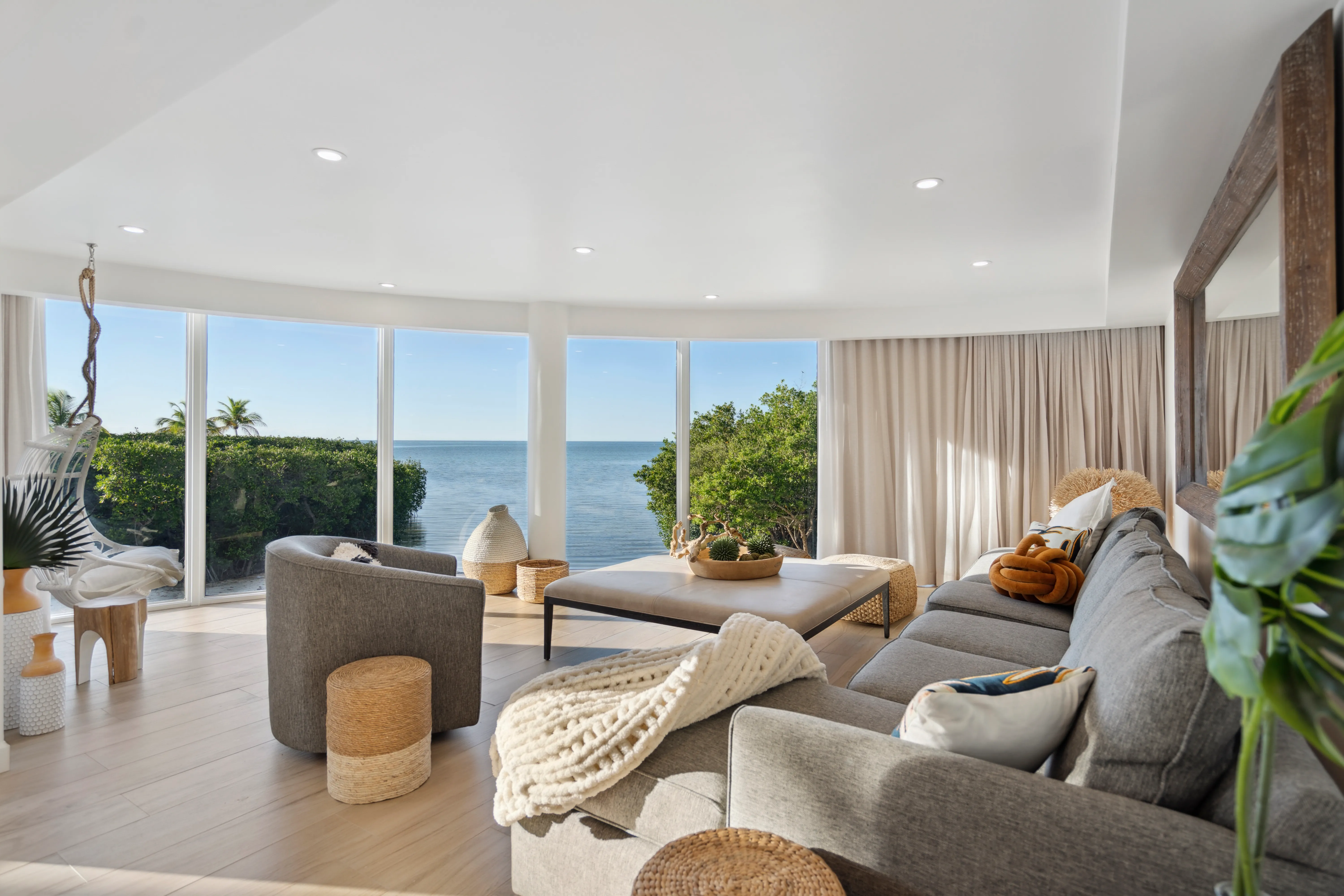 LIVING_ROOM - Image 3