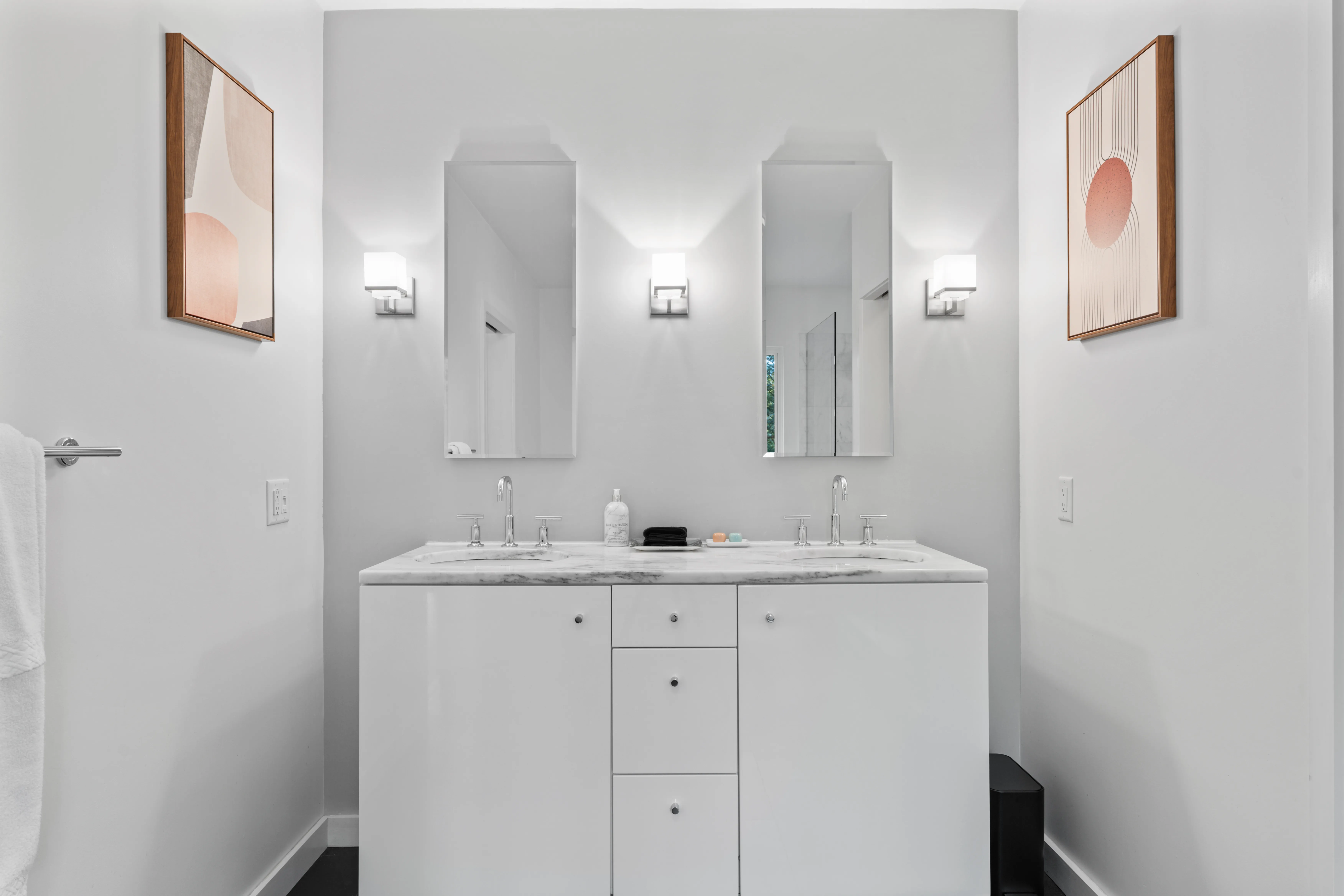 Bathroom 2 - Image 2