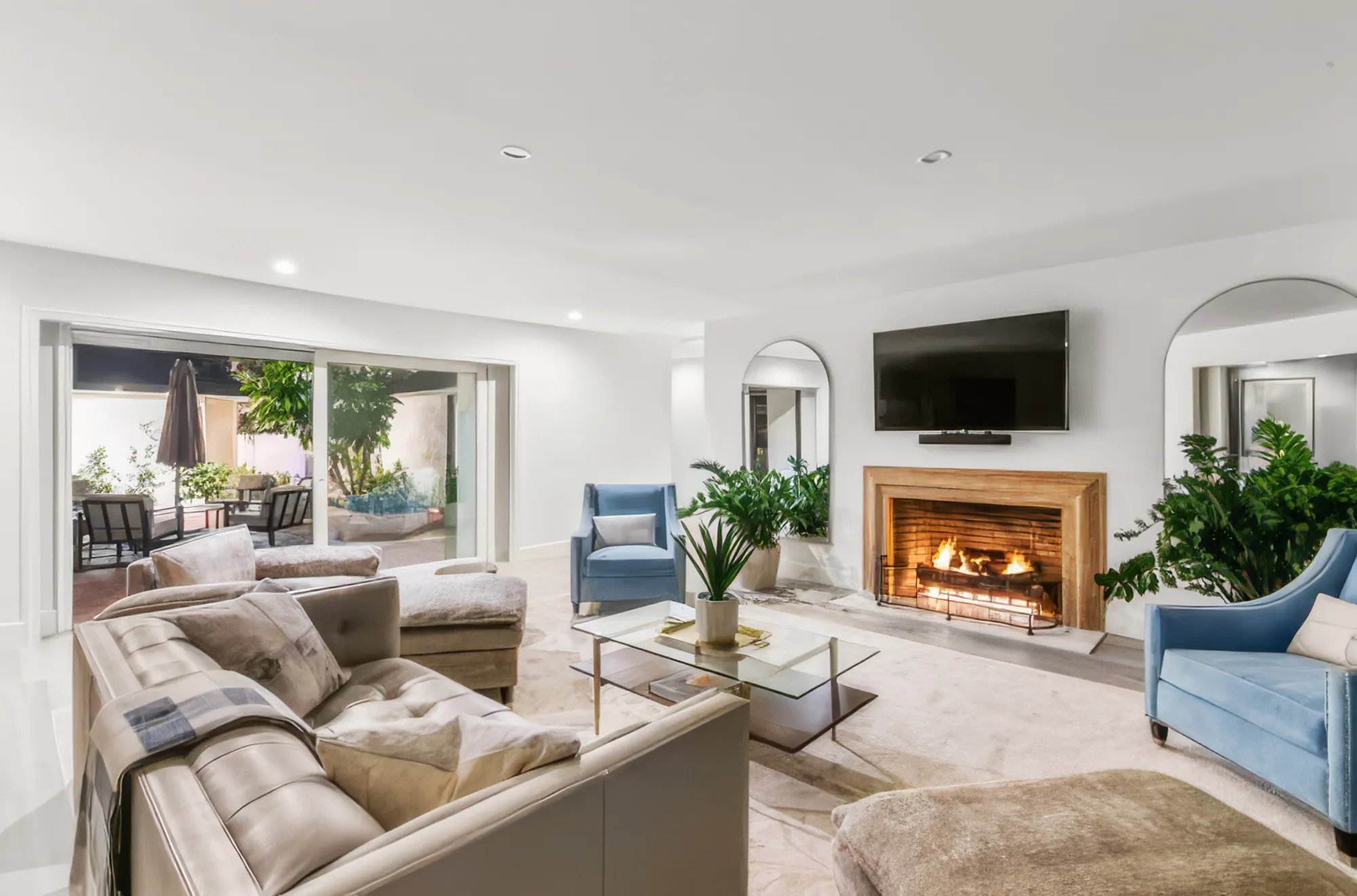 LIVING_ROOM - Image 2