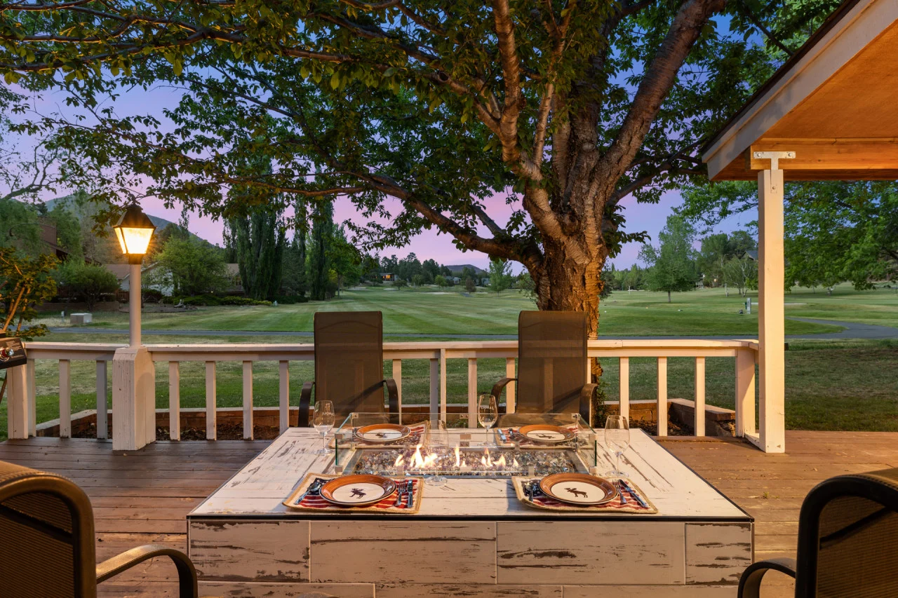 Moonlit Lodge - Luxury 4 BR with Golf Course Views w/ Hot Tub