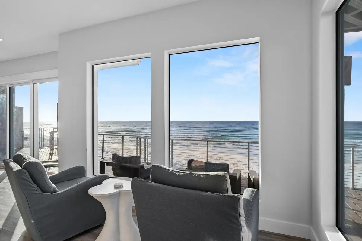 Living room - Image 2