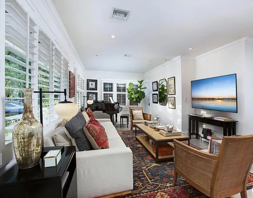 LIVING_ROOM - Image 2