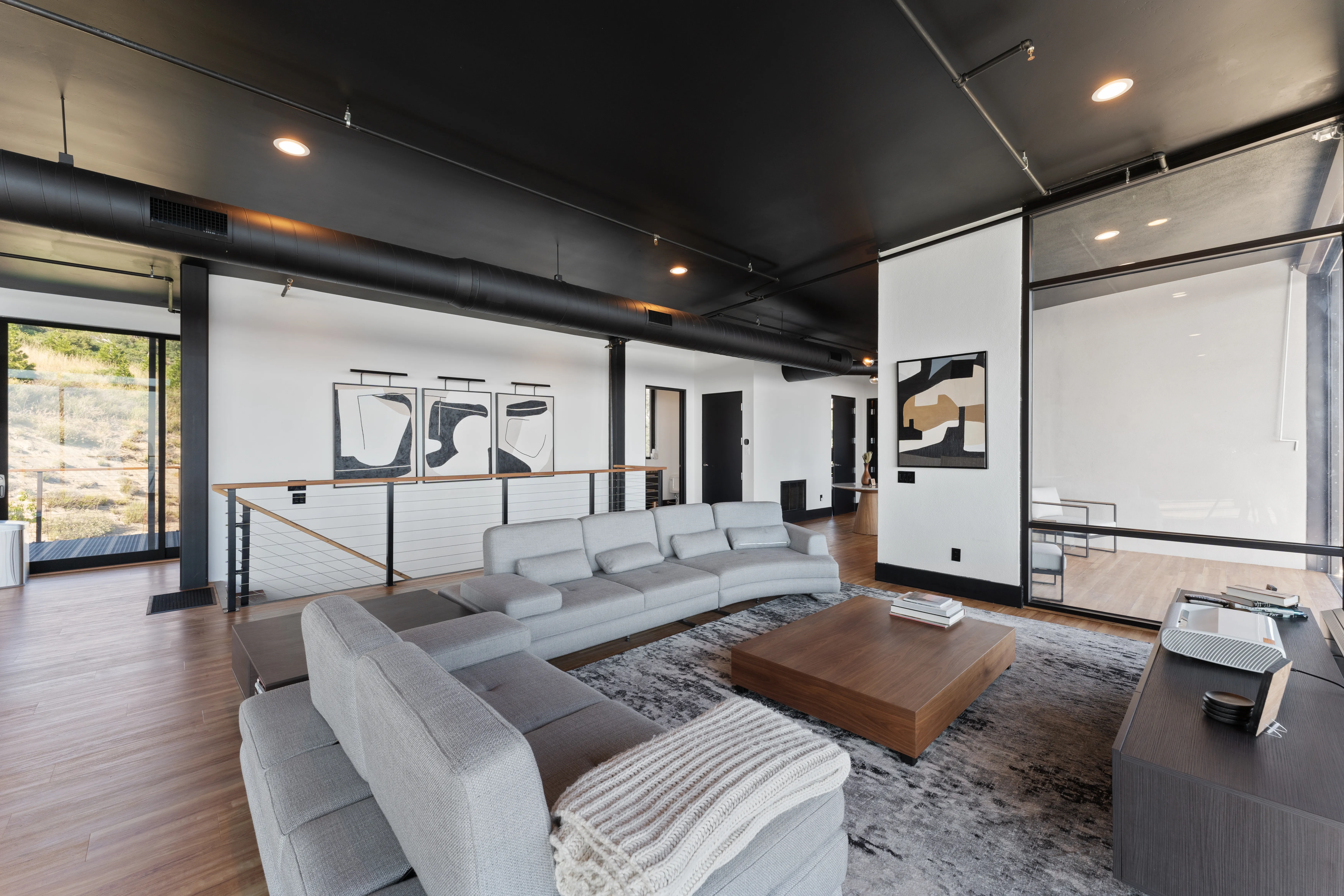 LIVING_ROOM - Image 1