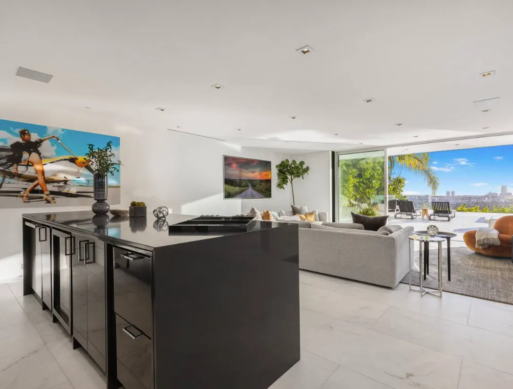 Falls Lagoon Modern Stunning