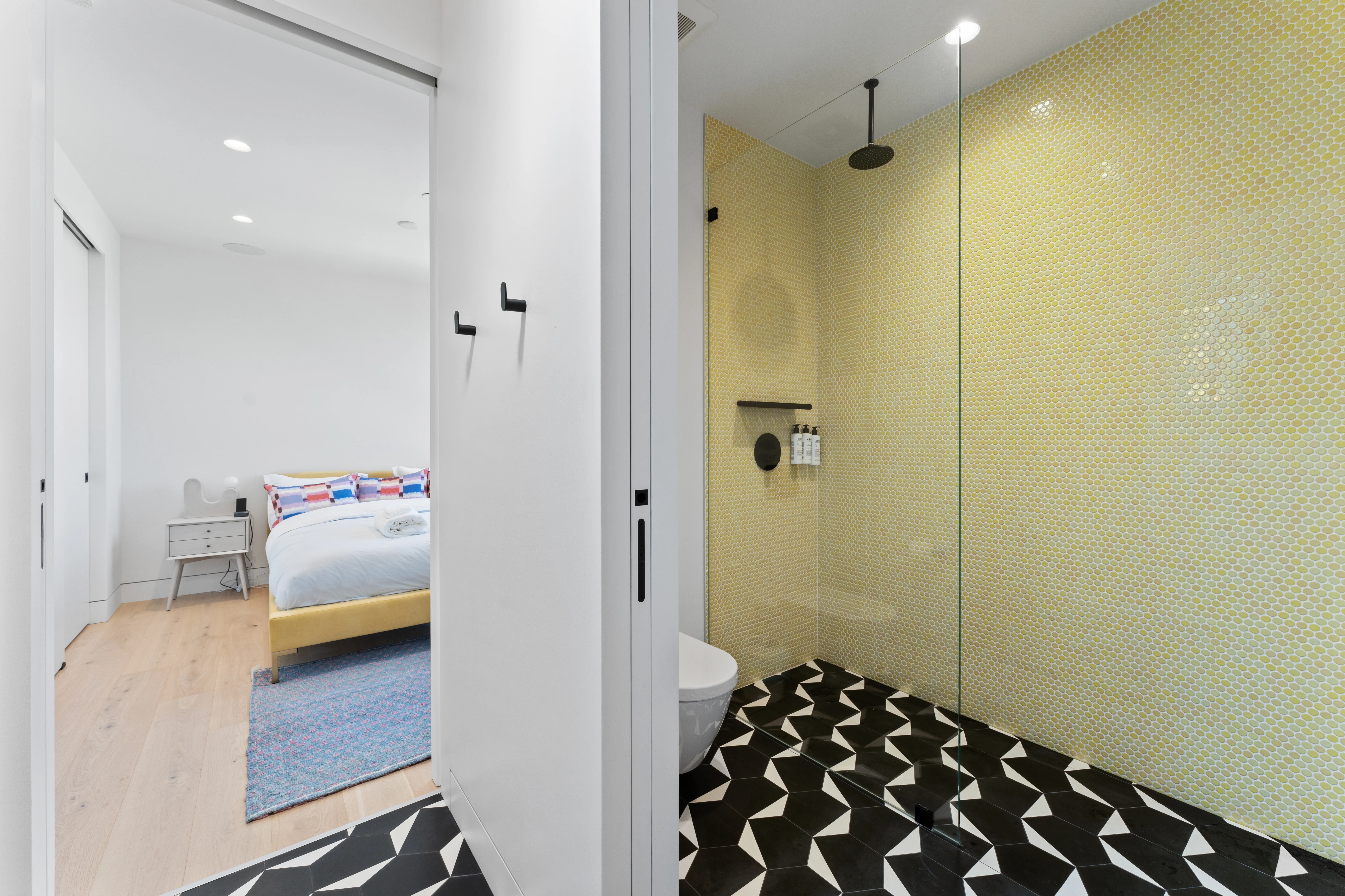 ENSUITE_BATHROOM - Image 1