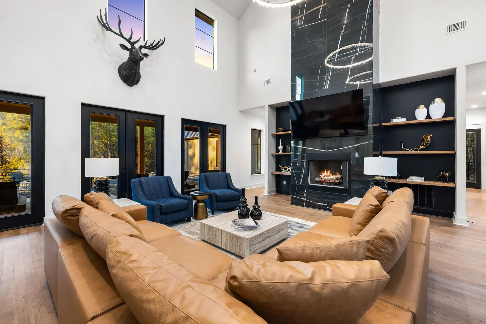 Nest Hideout Cliffside Modern