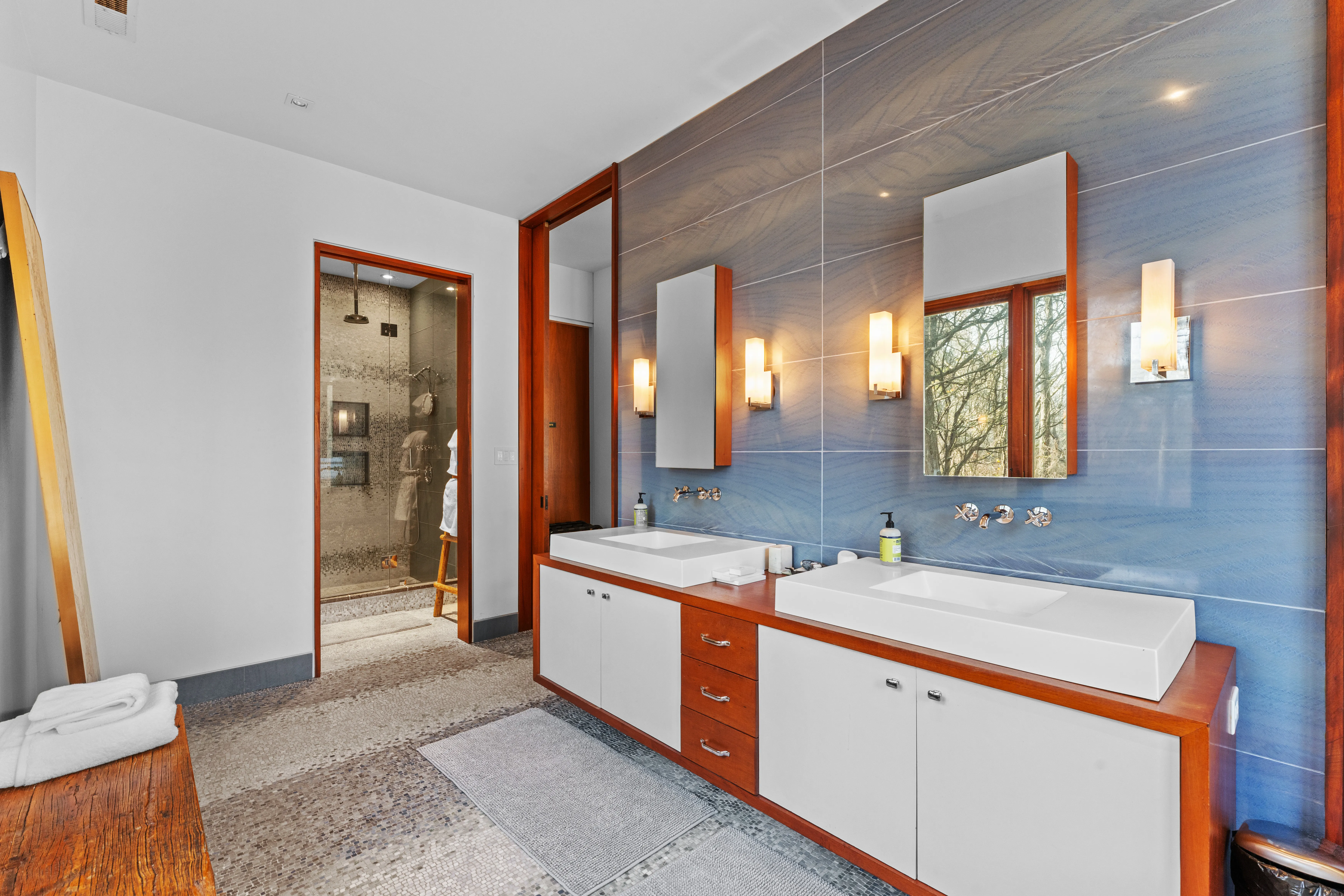Bathroom 1 - Image 1