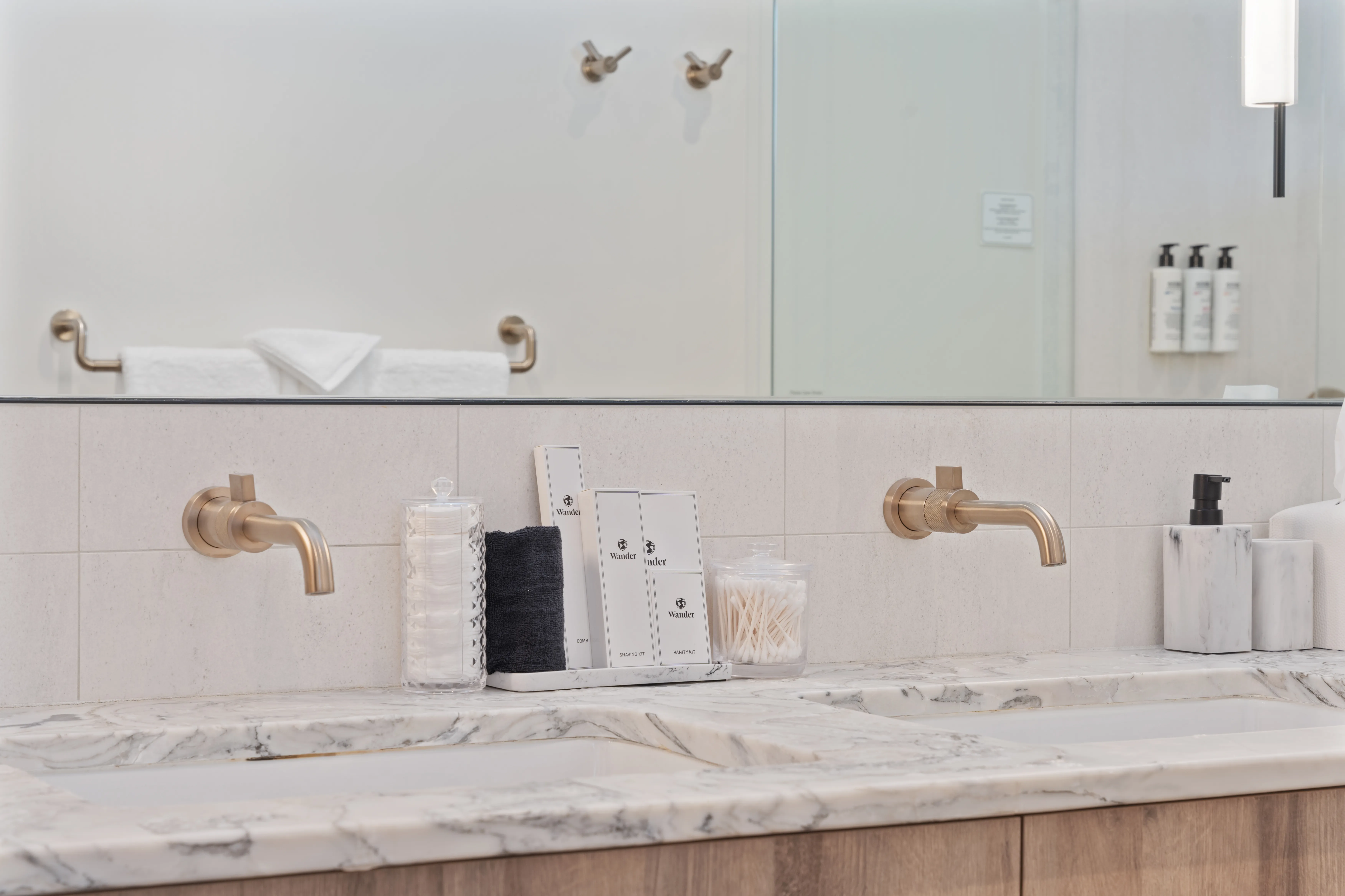 Bathroom 4 - Image 2